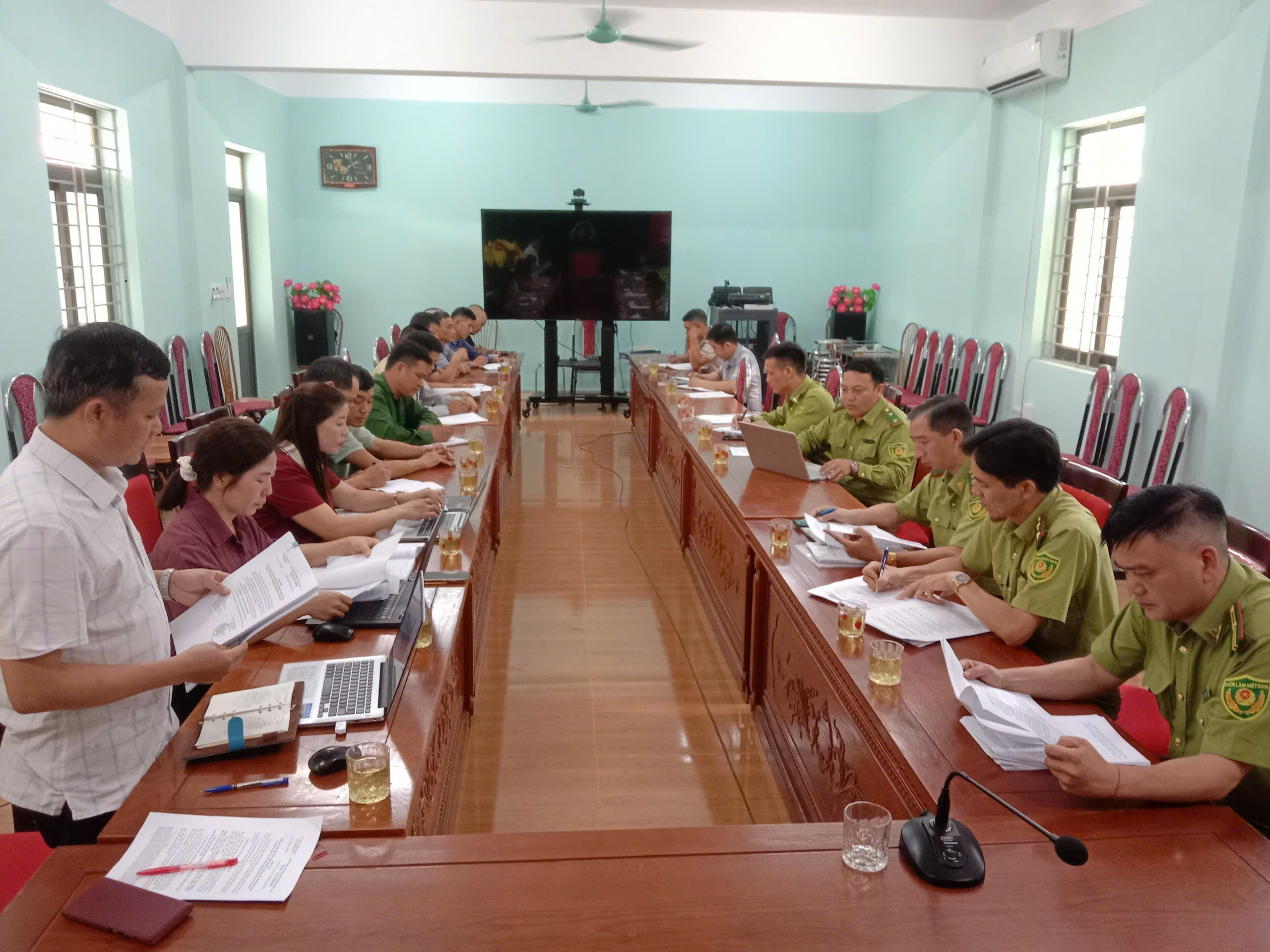 Hạt Kiểm lâm khu vực XVI làm việc với UBND xã Niêm Sơn về công tác quản lý, bảo vệ và phát triển rừng năm 2026