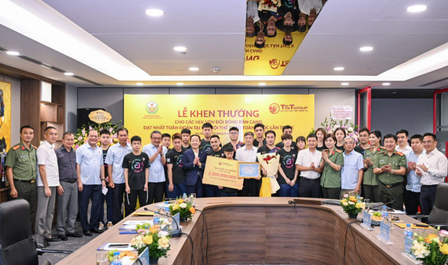 KHEN THƯỞNG ĐỘI BÓNG BÀN CAND ĐẠT NHẤT TOÀN ĐOÀN TẠI ĐẠI HỘI THỂ THAO TOÀN QUỐC LẦN THỨ X