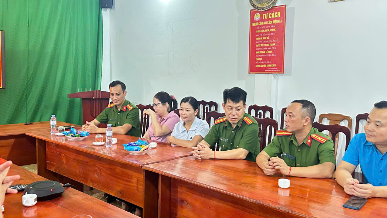 chúc mừng 3.jpg