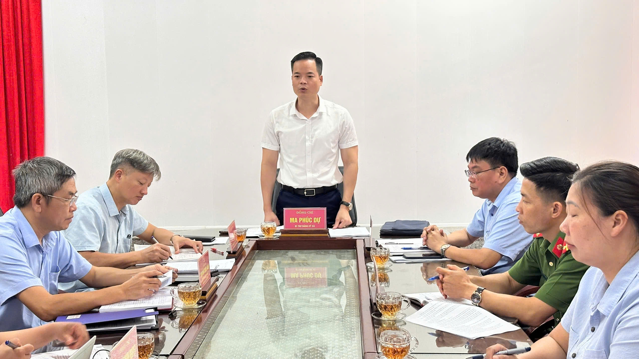 Hội nghị Ban Chấp hành Đảng bộ xã thông qua Đề án sắp xếp tổ chức đảng tại các cơ sở giáo dục
