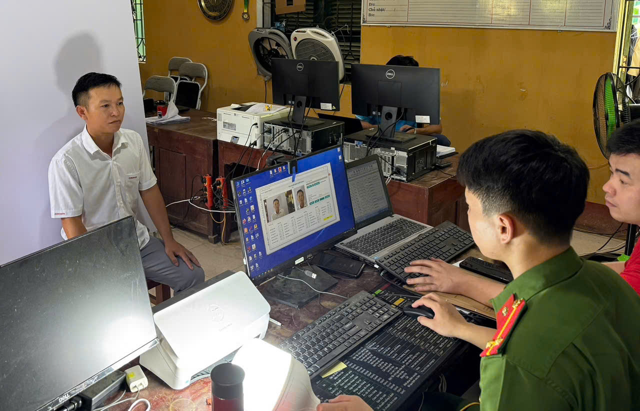 CÔNG AN XÃ CÔN LÔN THÔNG BÁO TRIỂN KHAI CẤP THẺ ĐẢNG VIÊN TRÊN NỀN TẢNG CƠ SỞ DỮ LIỆU QUỐC GIA VỀ DÂN CƯ