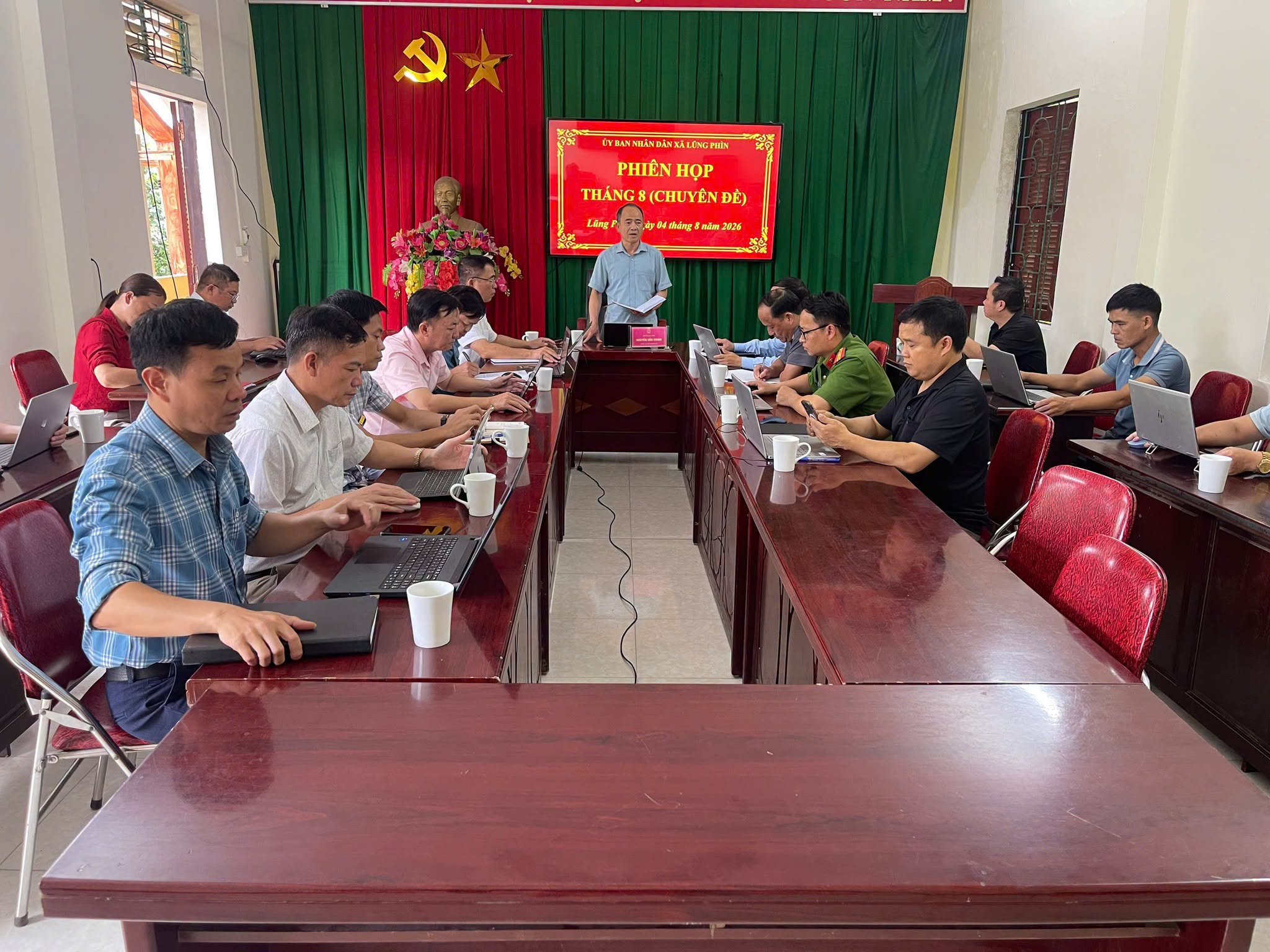 Phiên họp UBND xã Lũng Phìn (chuyên đề) tháng 8 xem xét Đề án sáp nhập trường học trên địa bàn xã