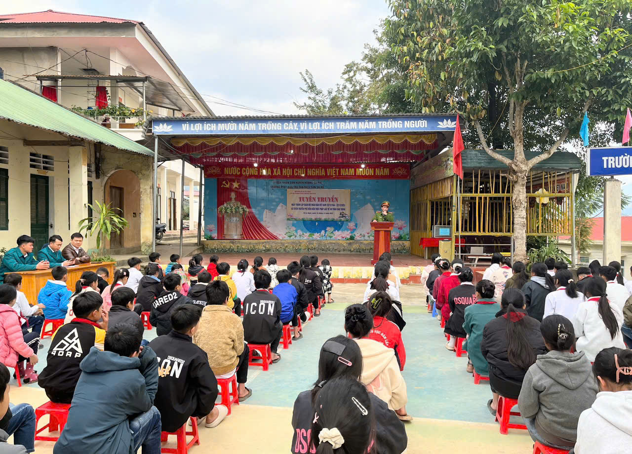 TỔ CHỨC TUYÊN TRUYỀN AN TOÀN GIAO THÔNG TẠI TRƯỜNG PTDTBT TH & THCS SÁN SẢ HỒ