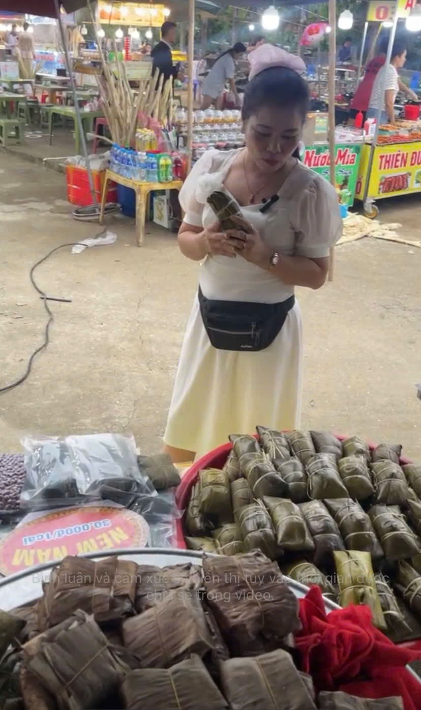 Chợ đ&ecirc;m b h&agrave;ng.jpg