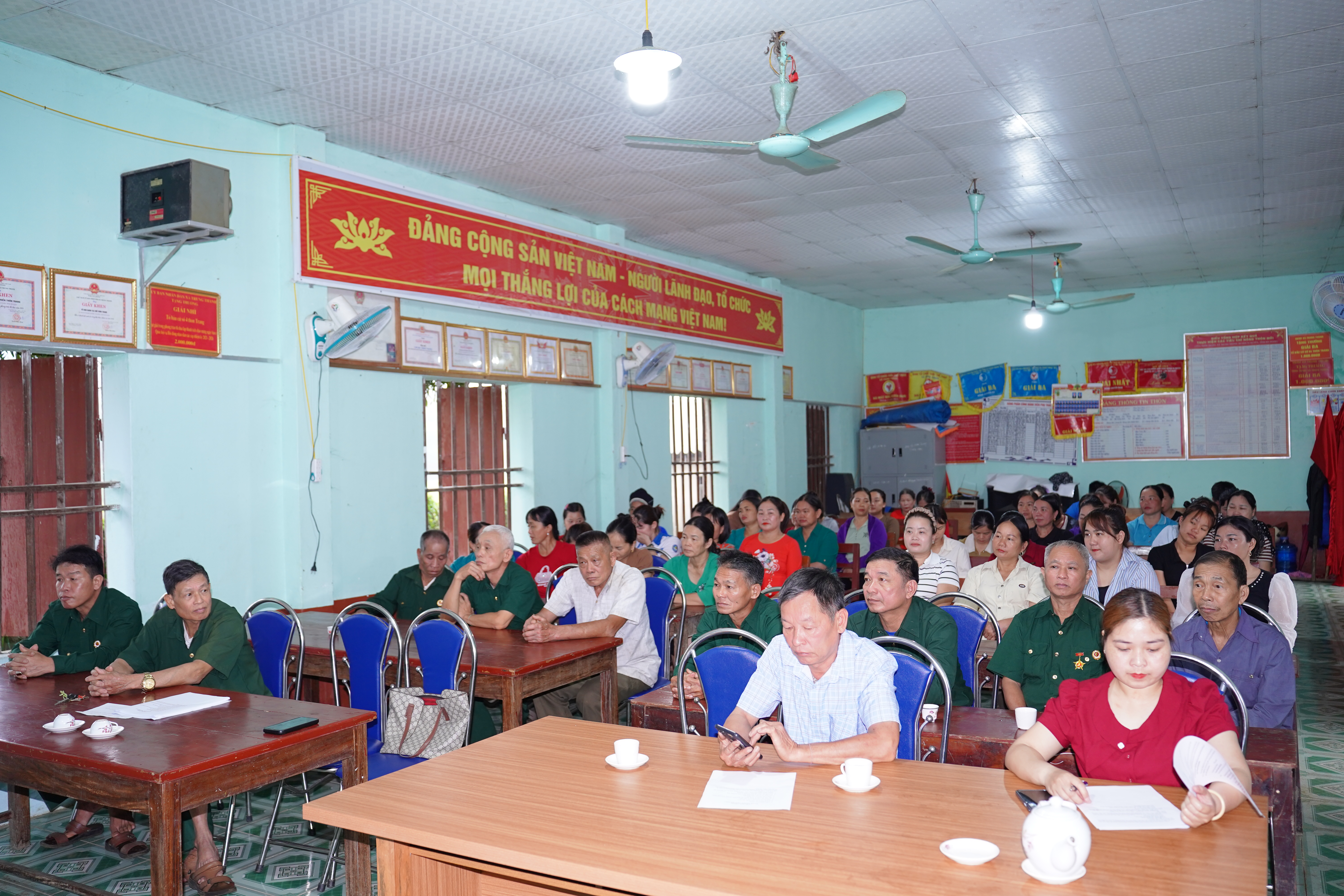 Ra mắt 4.JPG