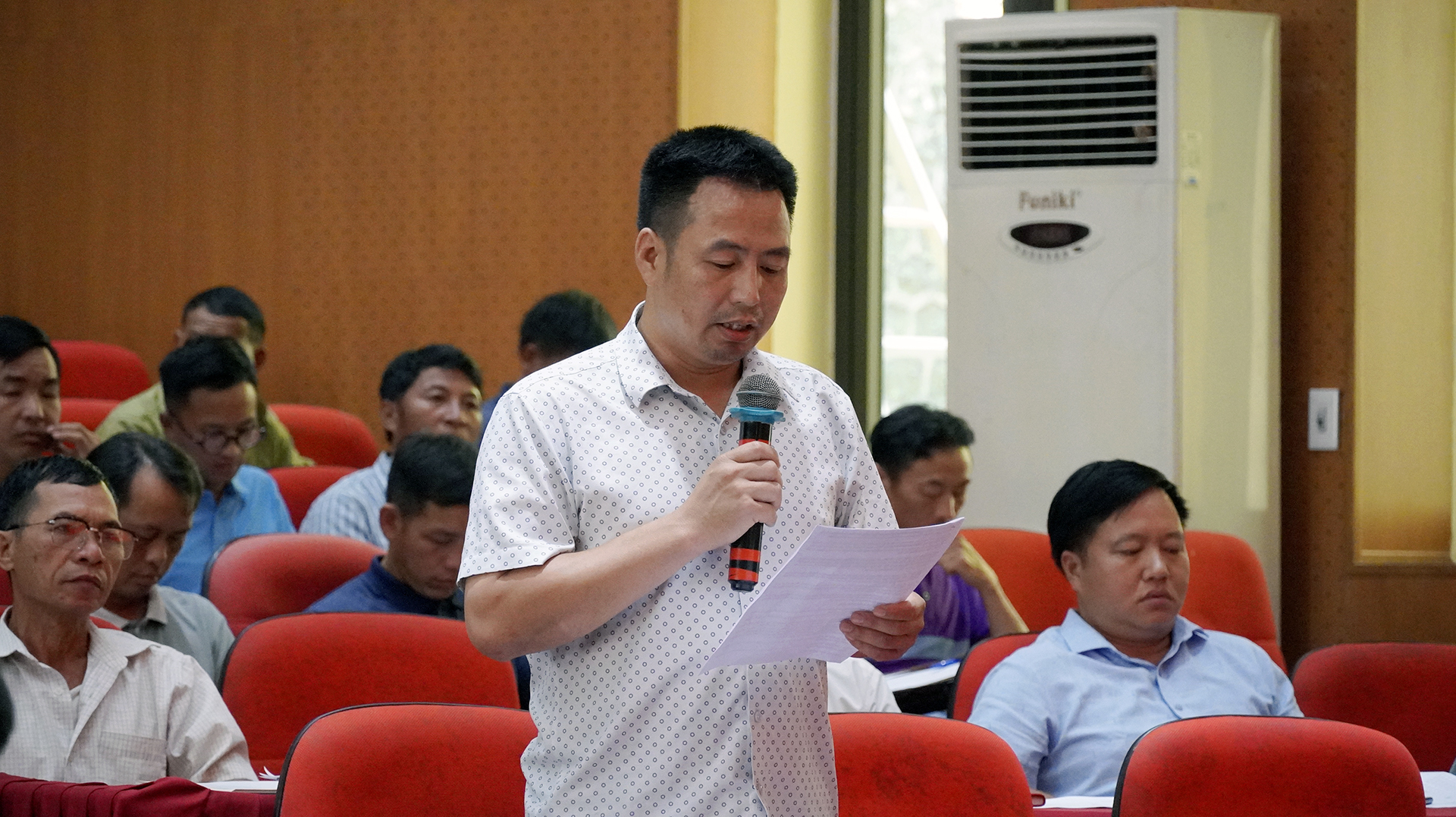 họp phương án sắp xếp thôn, tổ dân phố (4).jpg