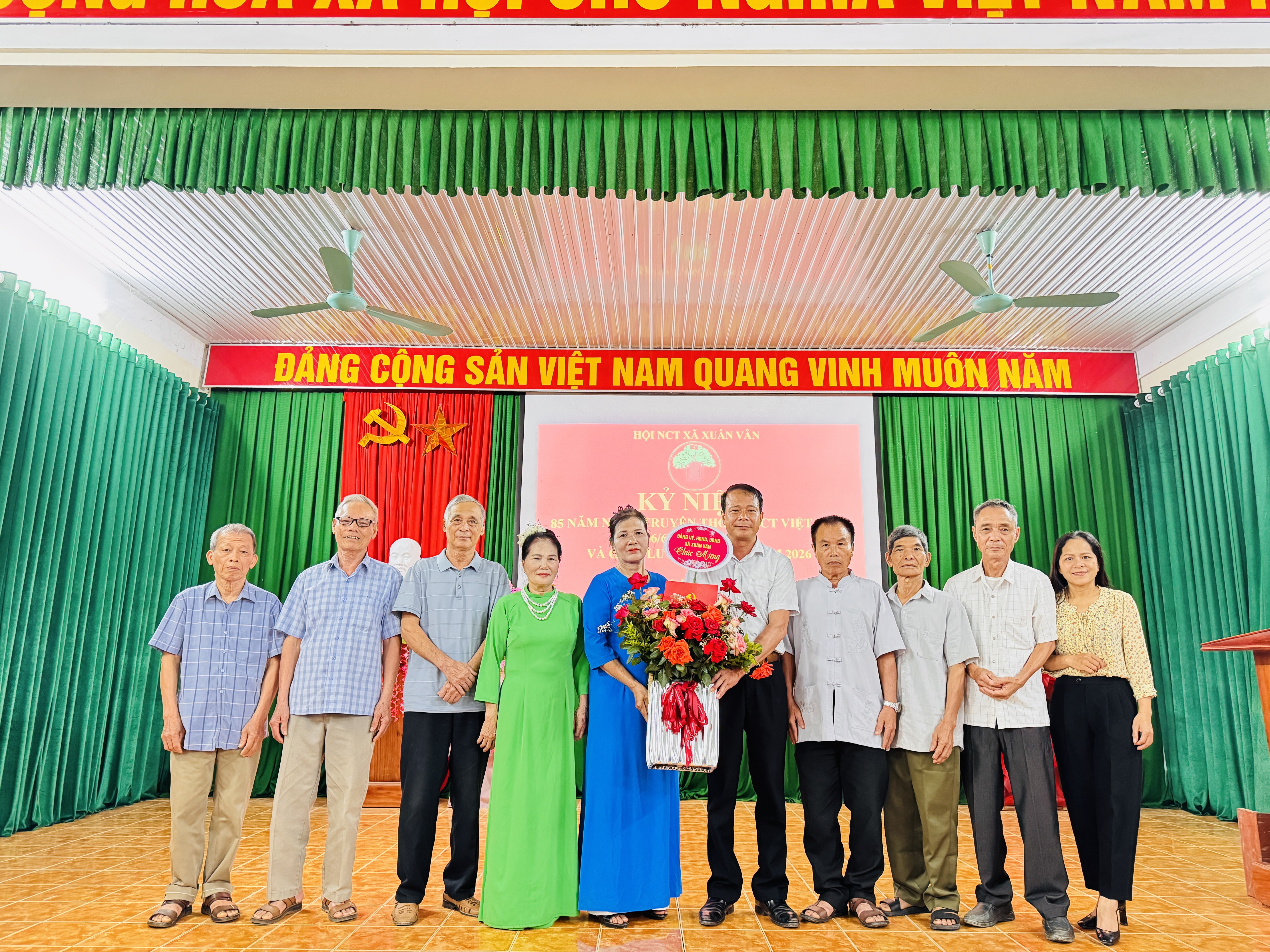 HỘI NGƯỜI CAO TUỔI XÃ XUÂN VÂN TỔ CHỨC KỶ NIỆM 85 NĂM NGÀY TRUYỀN THỐNG NGƯỜI CAO TUỔI VIỆT NAM VÀ GIAO LƯU VĂN NGHỆ NĂM 2026