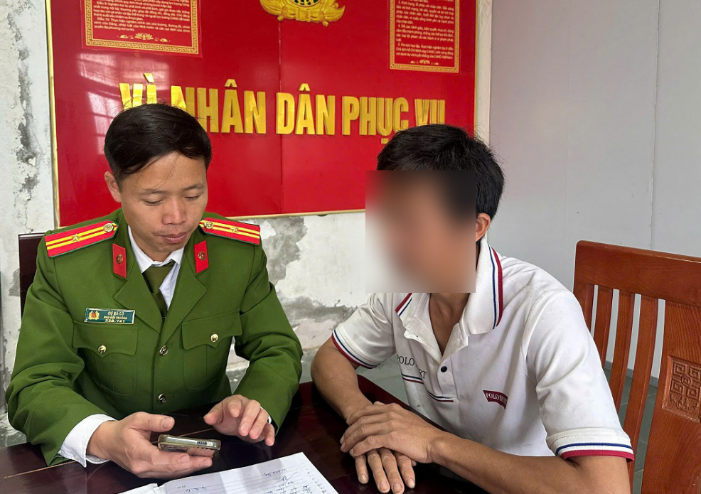 NGHỆ AN: CÔNG AN XÃ NA NGOI KỊP THỜI NGĂN CHẶN VỤ VIỆC LỪA ĐẢO VỚI THỦ ĐOẠN MUA, CÀO VÉ ONLINE TRÚNG THƯỞNG