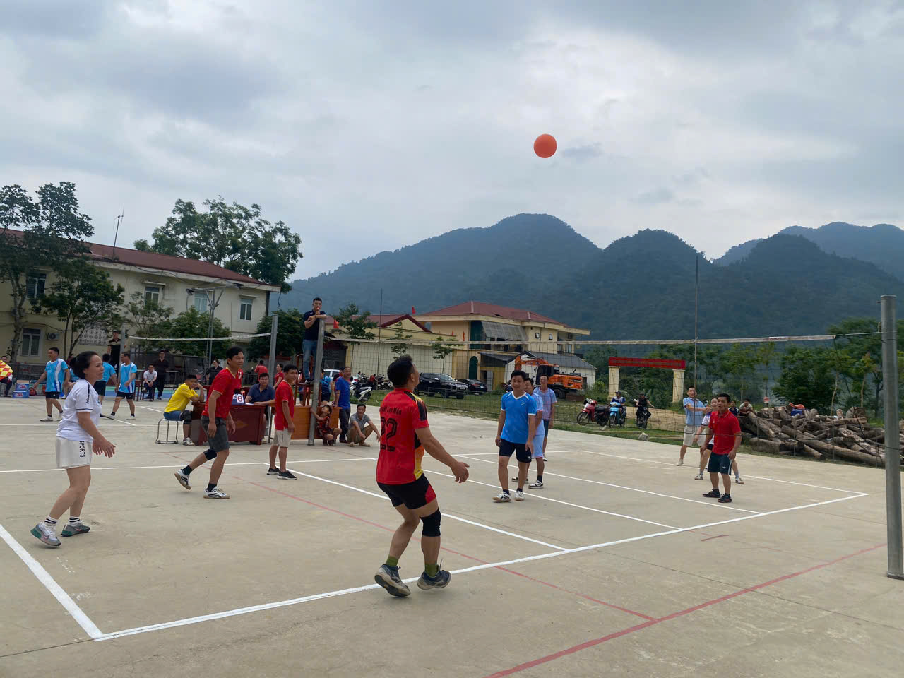 B&oacute;ng chuyền 8.jpg