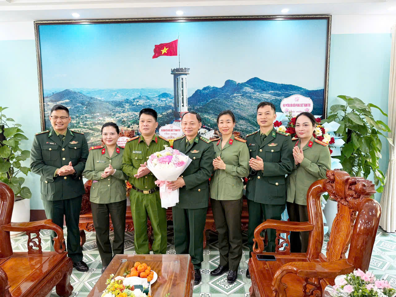 CÔNG AN XÃ THANH THỦY CHÚC MỪNG ĐỒN BIÊN PHÒNG CỬA KHẨU QUỐC TẾ THANH THỦY NHÂN NGÀY 03/3