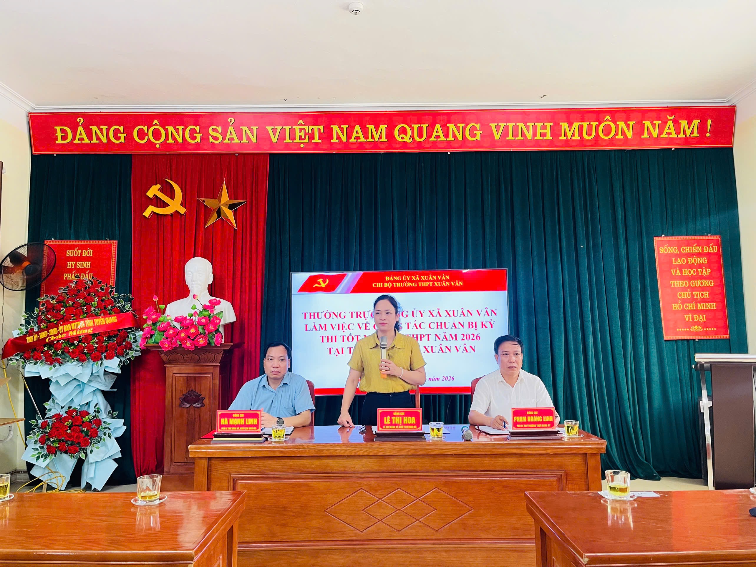 THƯỜNG TRỰC ĐẢNG ỦY XÃ XUÂN VÂN LÀM VIỆC VỀ CÔNG TÁC CHUẨN BỊ KỲ THI TỐT NGHIỆP THPT NĂM 2026 TẠI TRƯỜNG THPT XUÂN VÂN