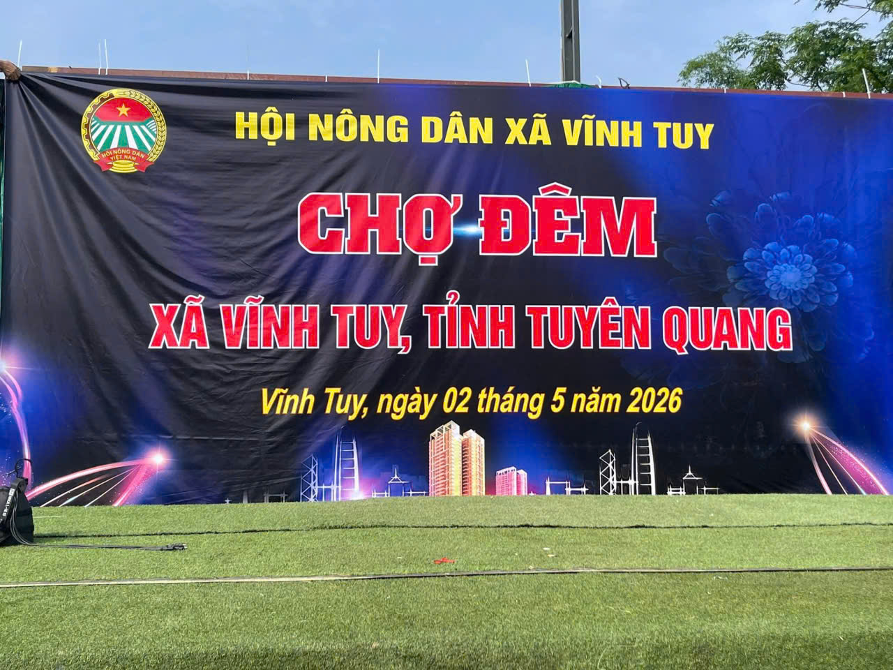 Chợ đ&ecirc;m.jpg
