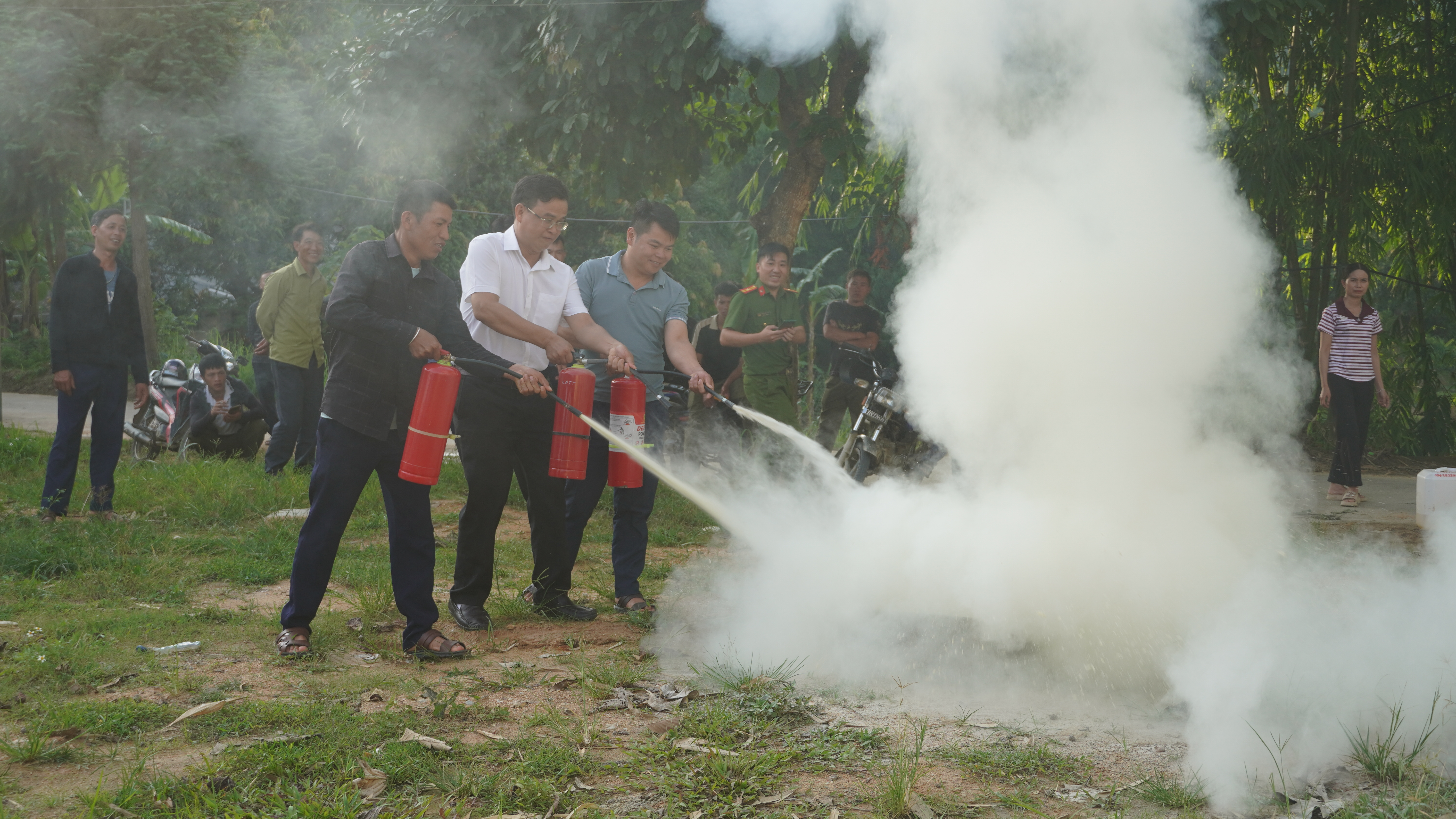 Tập huấn công tác phòng cháy, chữa cháy và cứu nạn, cứu hộ trên địa bàn xã Tân Tiến năm 2026