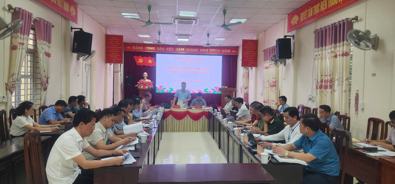 Đoàn công tác Đảng ủy Sở Xây dựng làm việc với Đảng ủy xã Minh Tân