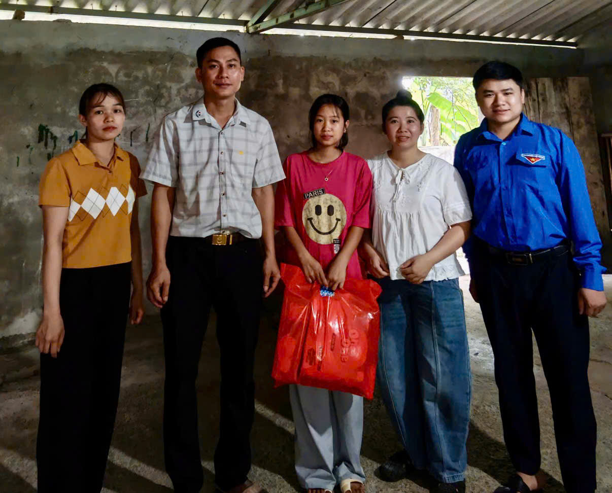 THĂM, TẶNG QUÀ TRẺ EM MỒ CÔI NHÂN NGÀY QUỐC TẾ THIẾU NHI 1/6 