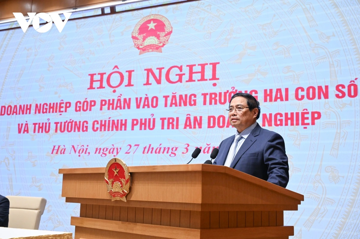 Thủ tướng kêu gọi doanh nghiệp thúc đẩy mô hình tăng trưởng mới