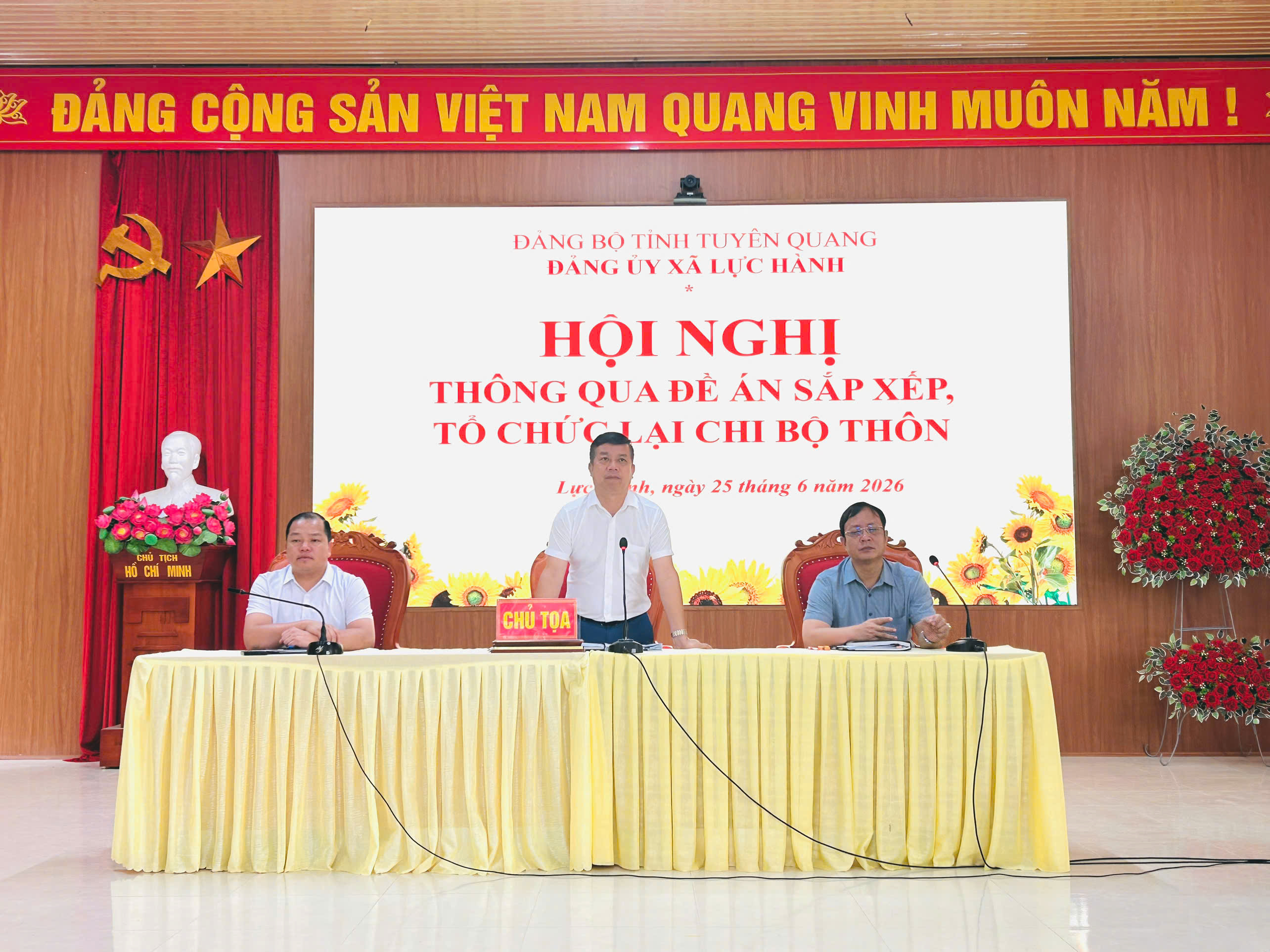 Lực Hành: Tổ chức Hội nghị thông qua Đề án sắp xếp, tổ chức lại chi bộ thôn