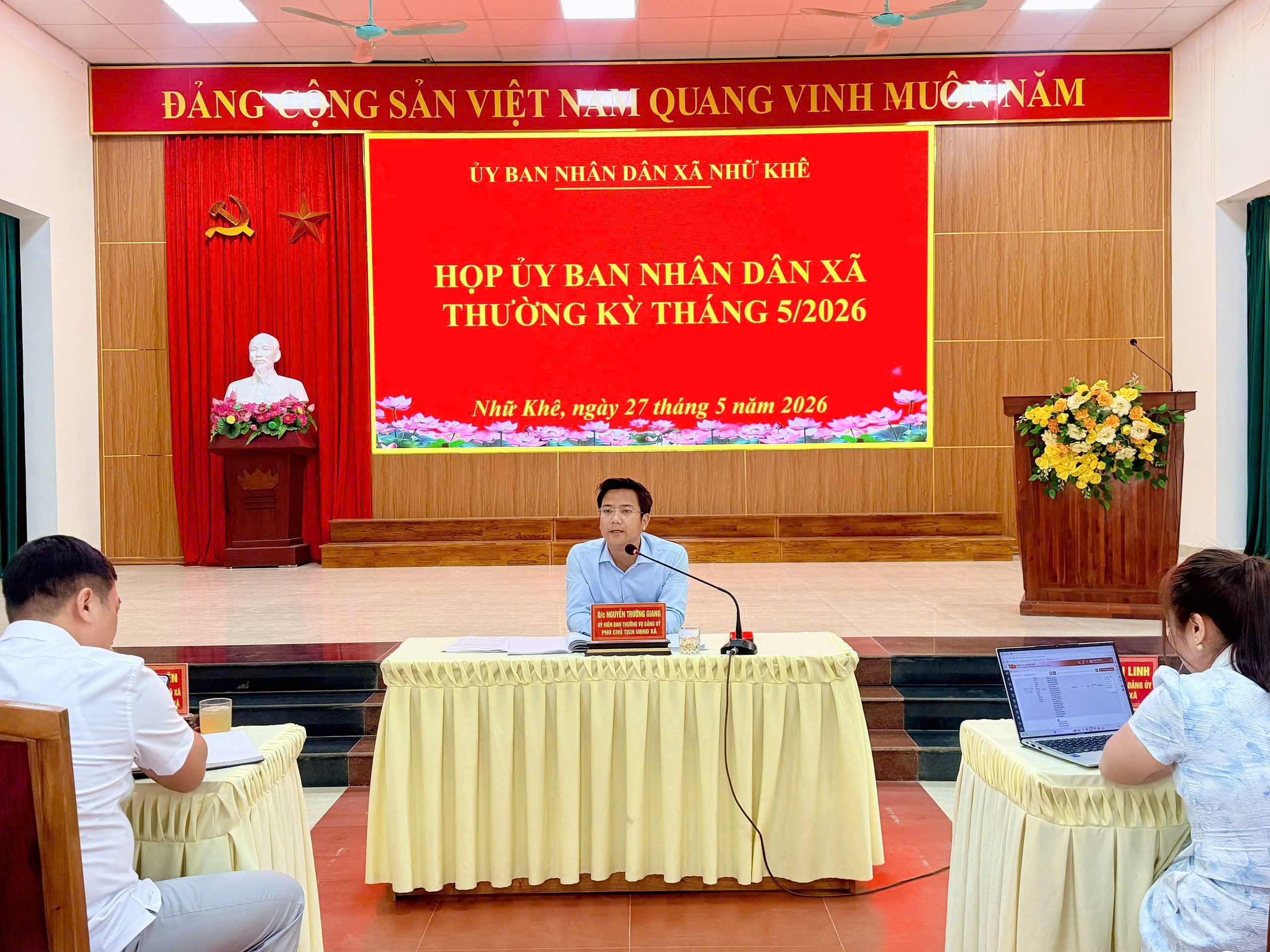 UBND xã Nhữ Khê họp thường kỳ tháng 5 năm 2026