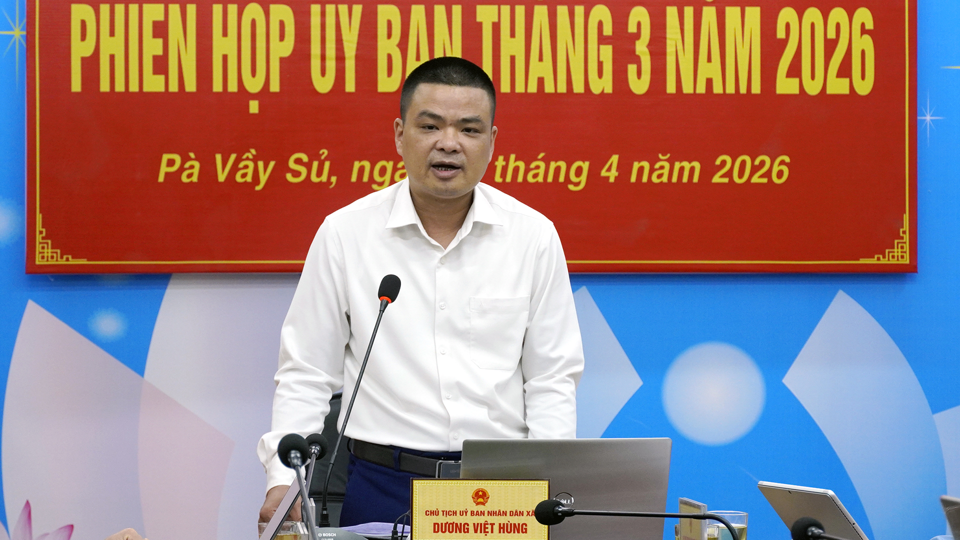 phi&ecirc;n họp UBND T3 (2).jpg