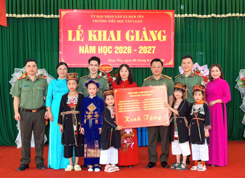 CHÀO MỪNG NĂM HỌC MỚI - GIEO MẦM TRI THỨC, CHẮP CÁNH ƯỚC MƠ, THẮP SÁNG TƯƠNG LAI
