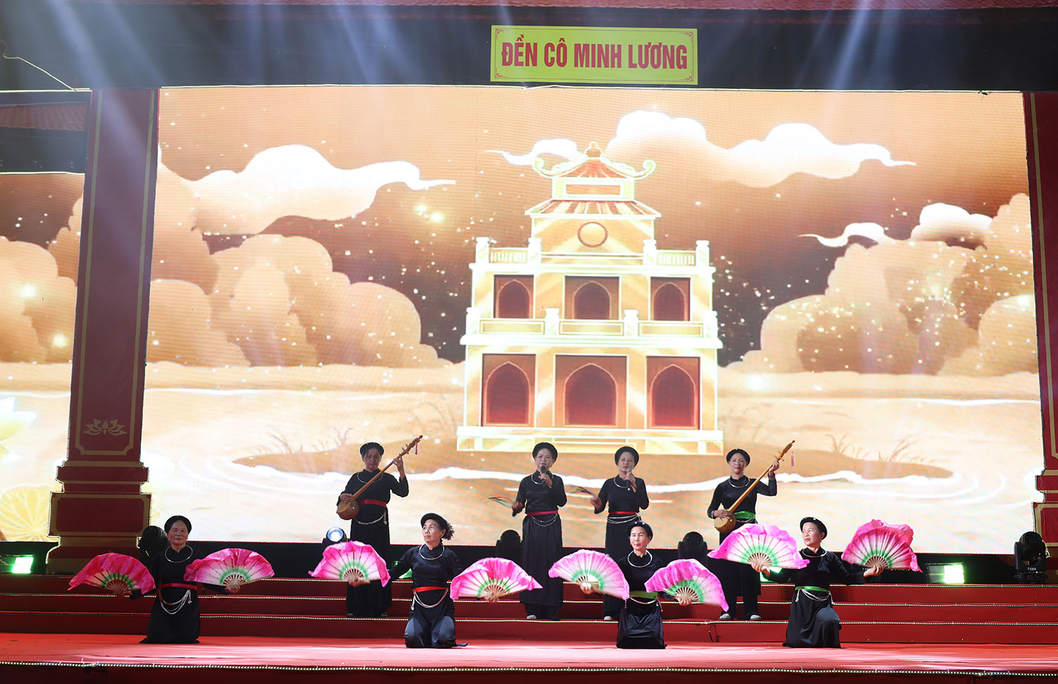 van-nghe-le-hoi7.jpg