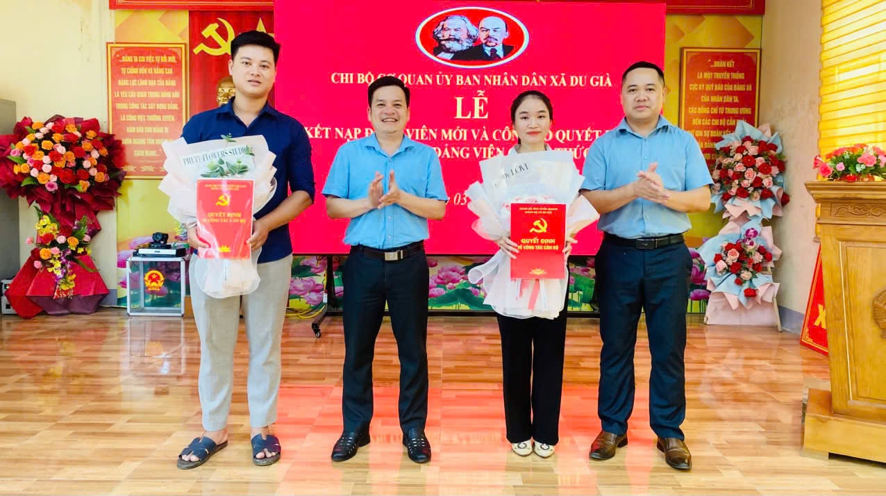 CHI BỘ UBND XÃ DU GIÀ TỔ CHỨC SINH HOẠT CHUYÊN ĐỀ QUÝ III, LỄ KẾT NẠP ĐẢNG VIÊN MỚI VÀ CÔNG BỐ QUYẾT ĐỊNH CHUYỂN  CHÍNH THỨC