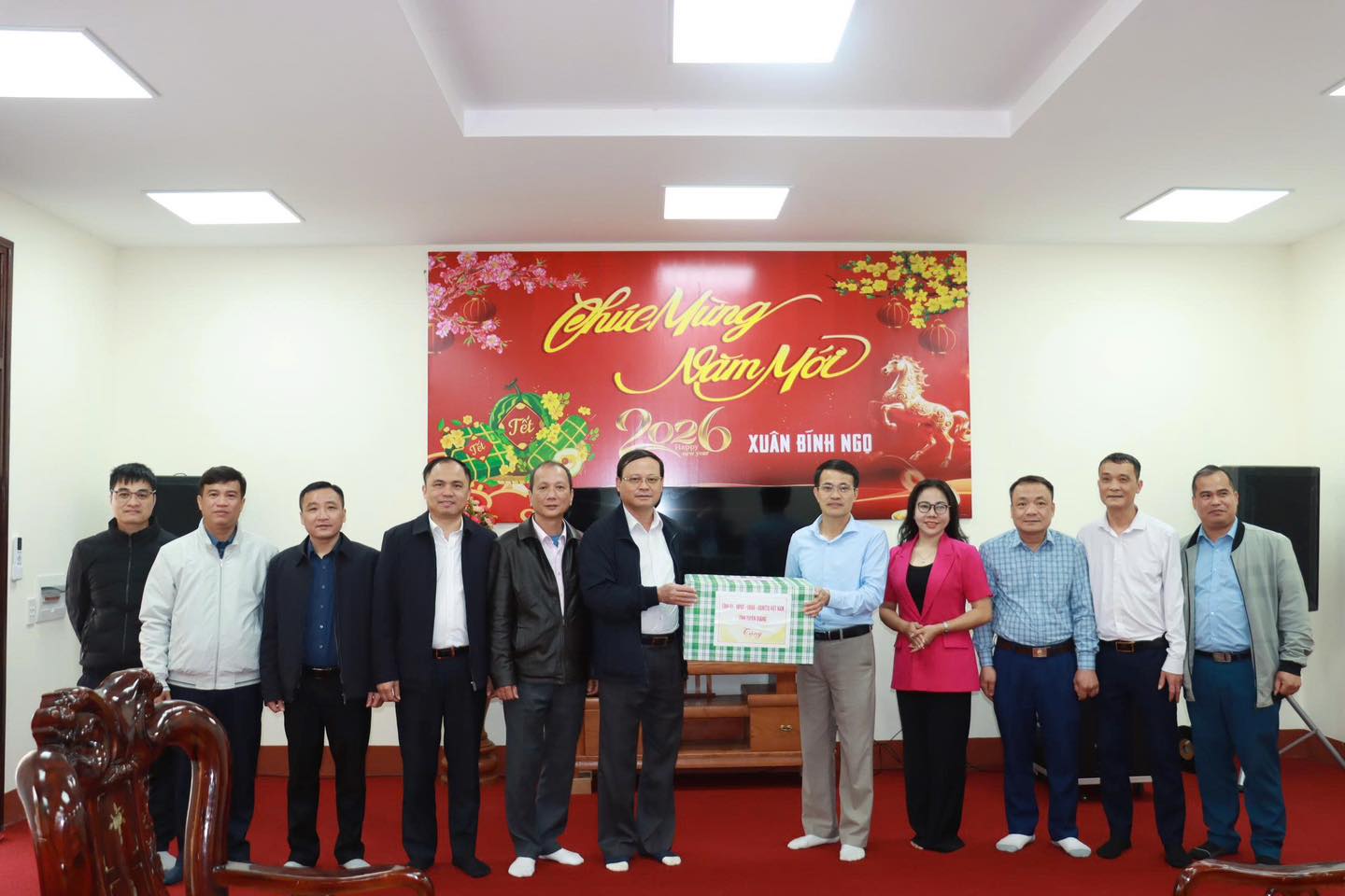 ĐỒNG CHÍ NGUYỄN MẠNH TUẤN – PHÓ CHỦ TỊCH THƯỜNG TRỰC UBND TỈNH LÀM VIỆC TẠI XÃ YÊN MINH.