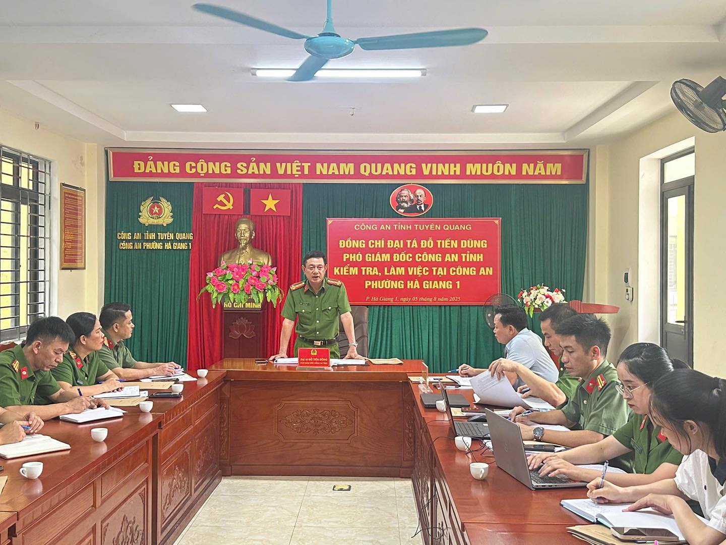  LÃNH ĐẠO CÔNG AN TỈNH KIỂM TRA CÔNG TÁC CÔNG AN TẠI PHƯỜNG HÀ GIANG 1