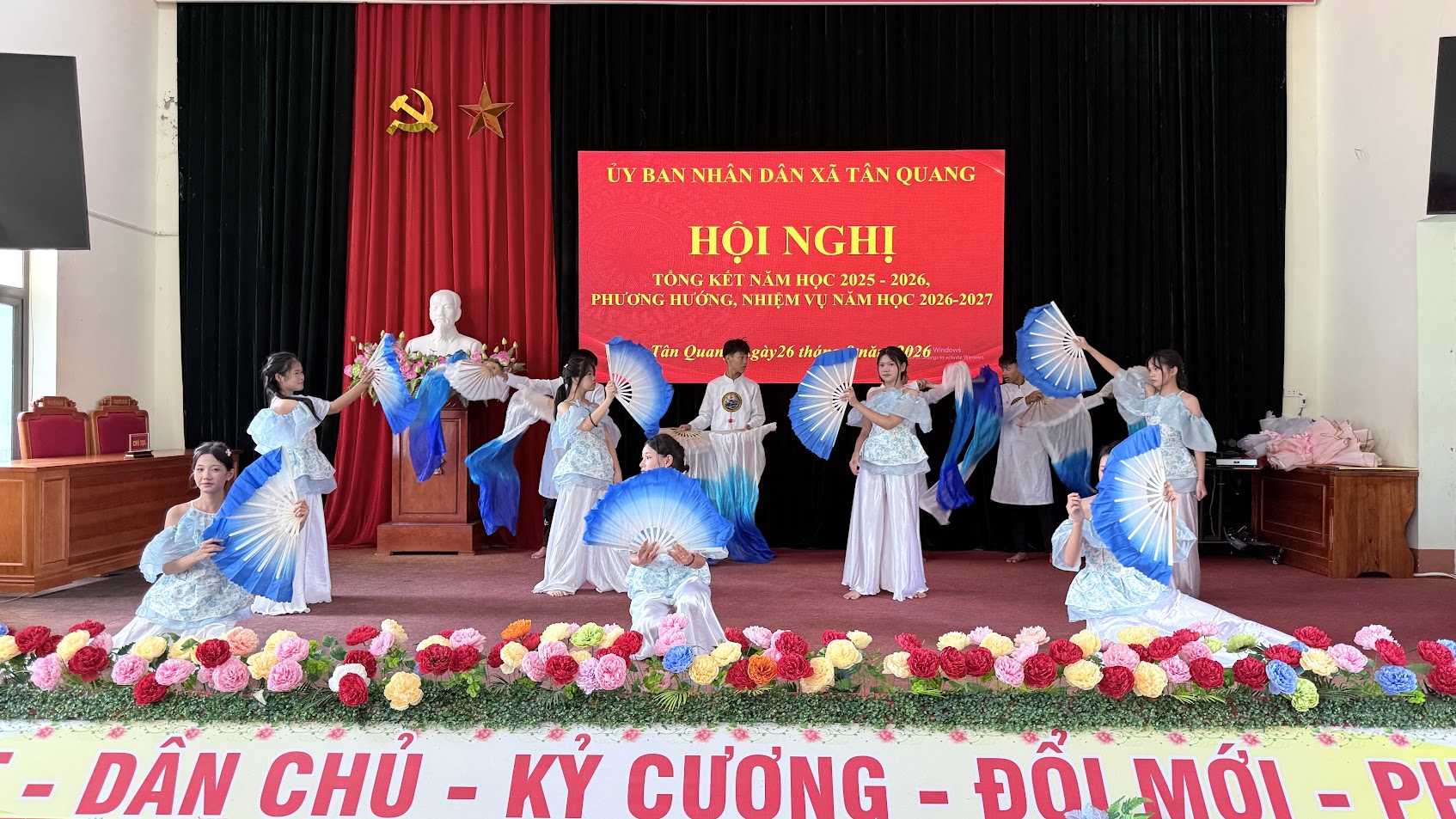 Tân Quang tổ chức Hội nghị tổng kết năm học 2025-2026, triển khai nhiệm vụ năm học 2026-2027