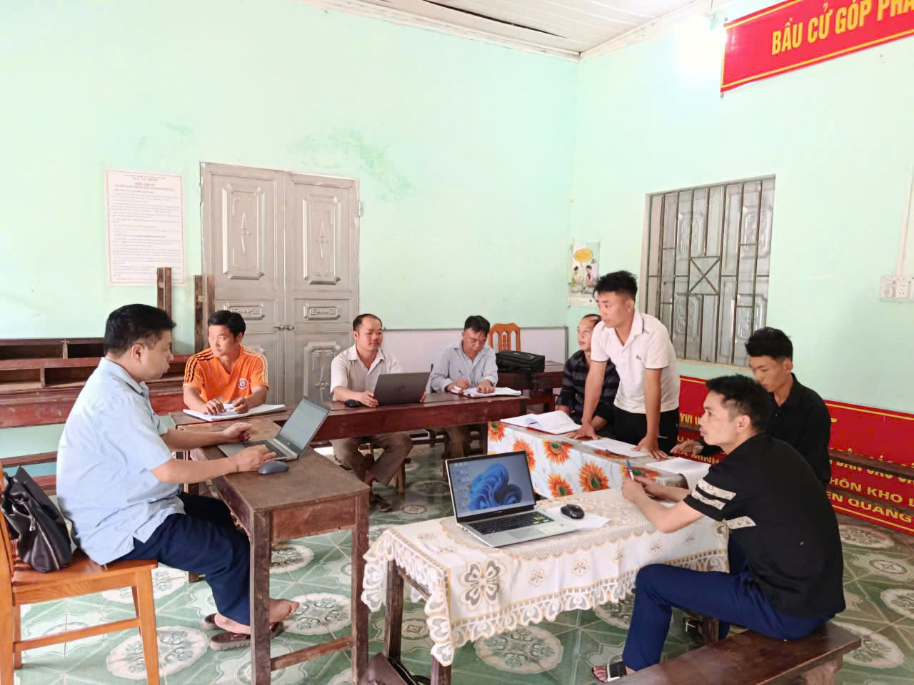 HĐND xã Minh Sơn khảo sát tình hình dư luận xã hội về sắp xếp sáp nhập thôn