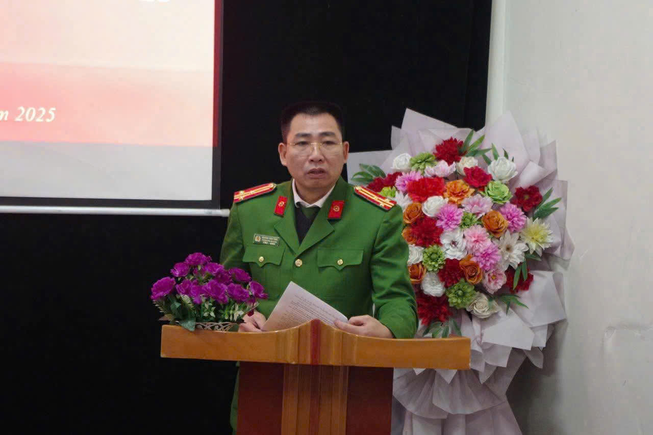 GIỮA DÒNG NƯỚC LŨ – MỘT TẤM LÒNG Ở PHƯỜNG HÀ GIANG 2