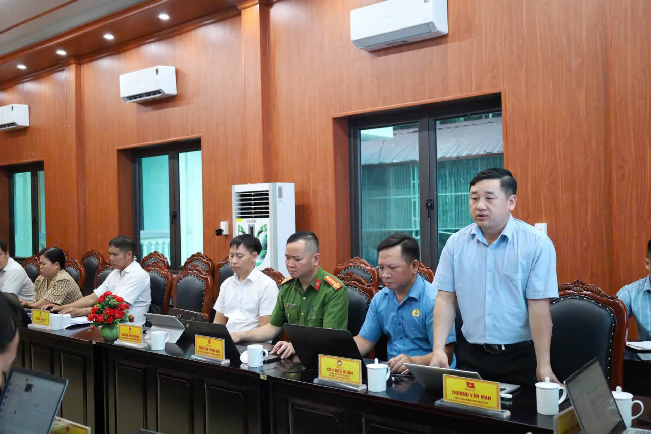Ph&oacute; b&iacute; thư Man.jpg
