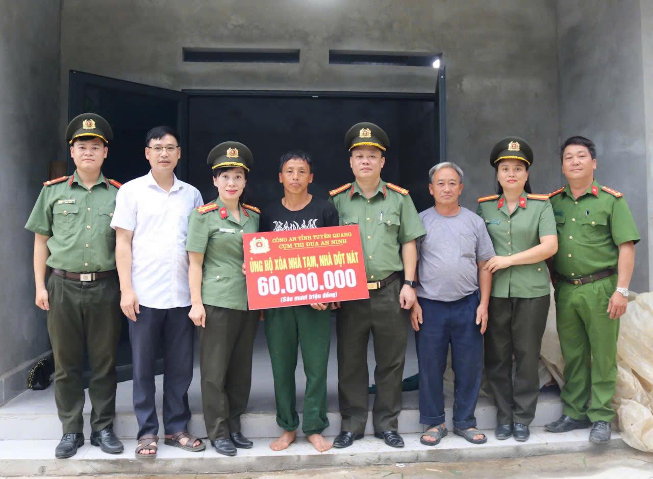CỤM THI ĐUA AN NINH CÔNG AN TỈNH CHUNG TAY XOÁ NHÀ TẠM, NHÀ DỘT NÁT