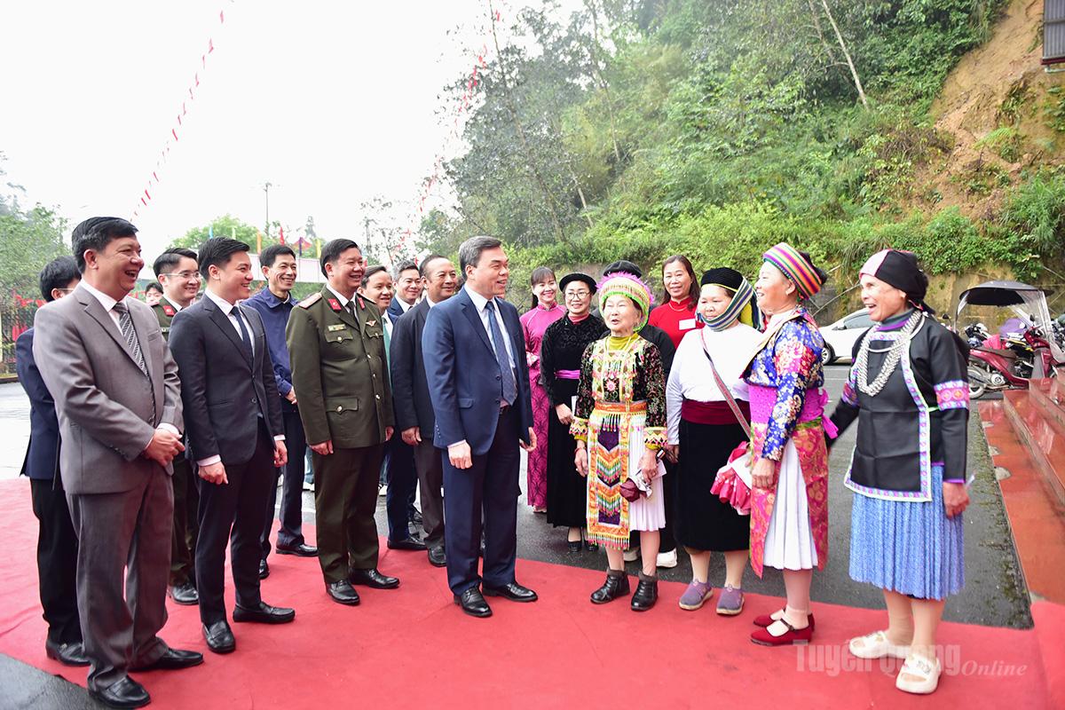 Phó Bí thư Tỉnh ủy, Chủ tịch Ủy ban MTTQ Việt Nam tỉnh Ma Thế Hồng dự khai mạc và bỏ phiếu bầu cử đại biểu Quốc hội khóa XVI và đại biểu HĐND các cấp nhiệm kỳ 2026–2031 tại xã Quản Bạ