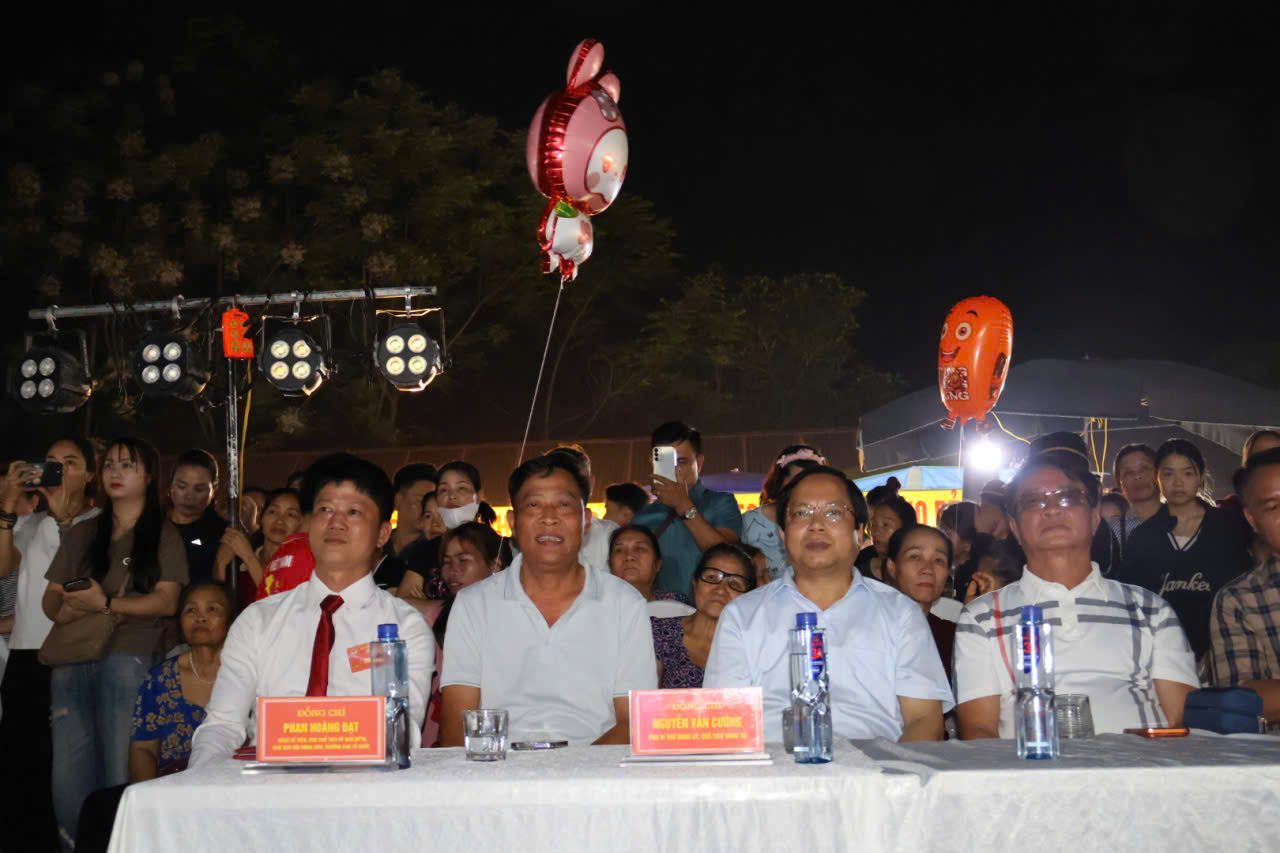 Chợ đ&ecirc;m4.jpg