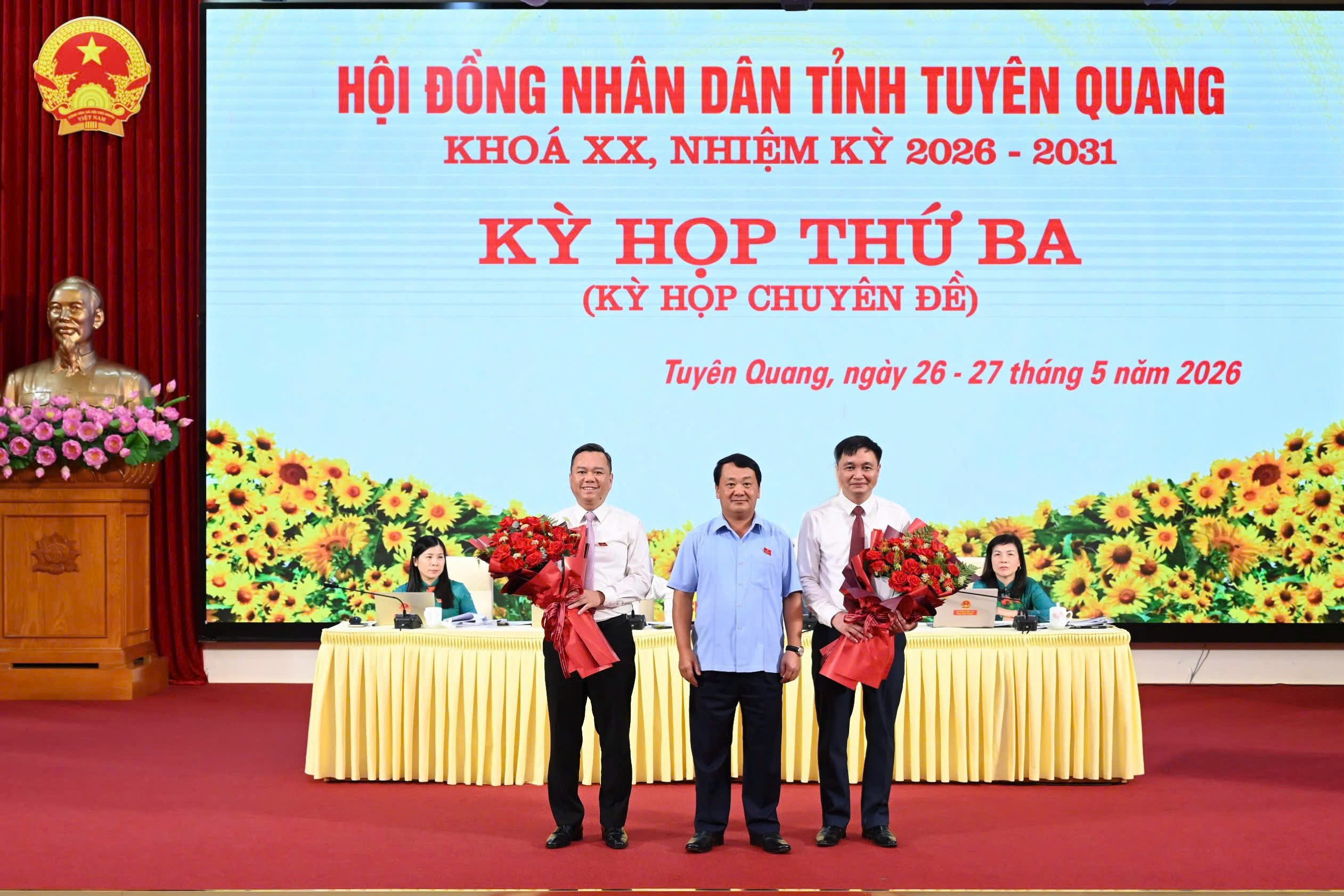 Phê chuẩn kết quả bầu chức vụ Phó Chủ tịch UBND tỉnh Tuyên Quang