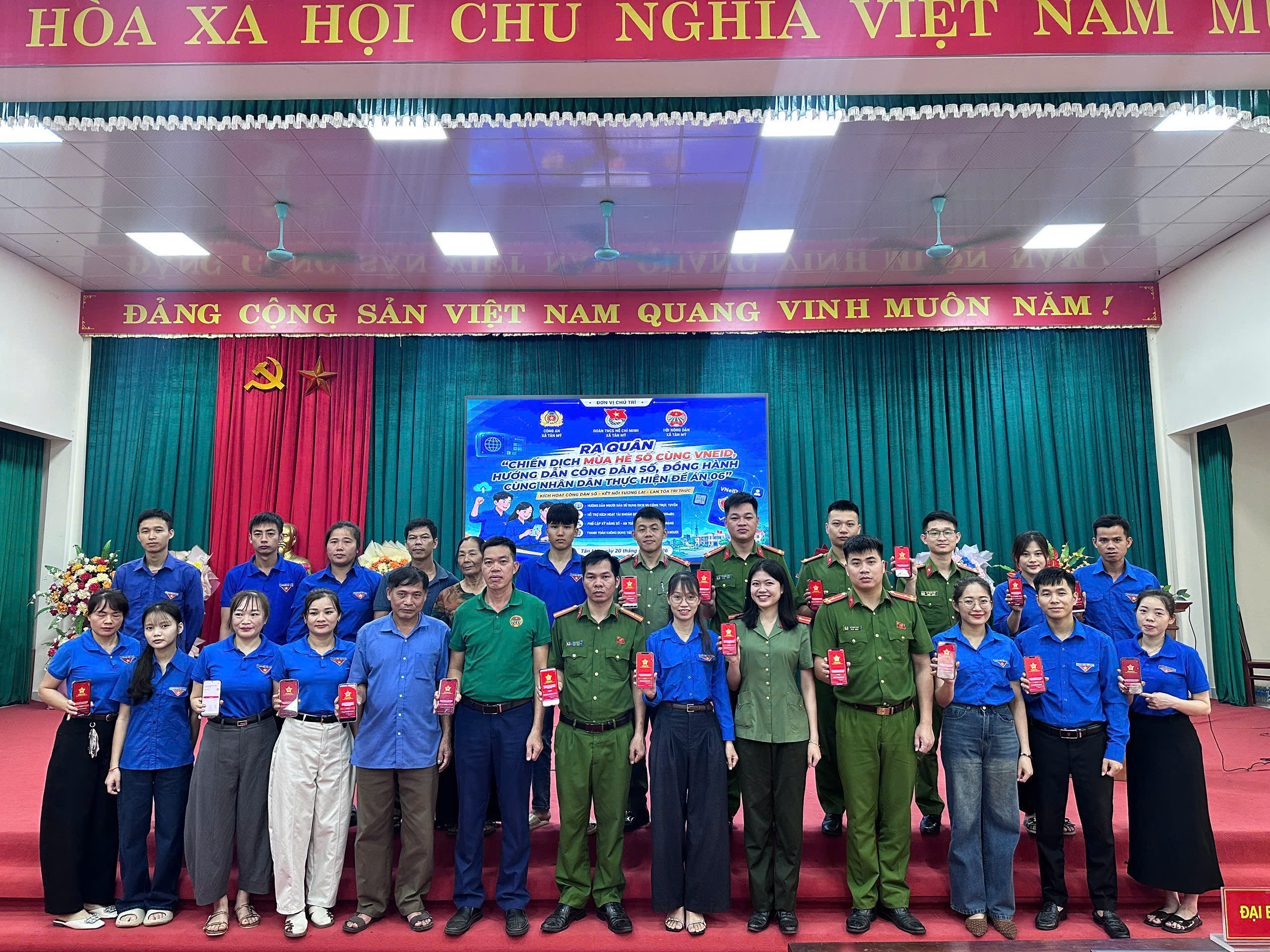 TÂN MỸ RA QUÂN “MÙA HÈ SỐ CÙNG VNeID”