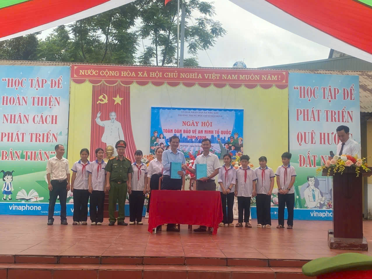 CÔNG AN XÃ NHỮ KHÊ TĂNG CƯỜNG TUYÊN TRUYỀN PHÁP LUẬT VÀ THAM DỰ NGÀY HỘI TOÀN DÂN BẢO VỆ AN NINH TỔ QUỐC