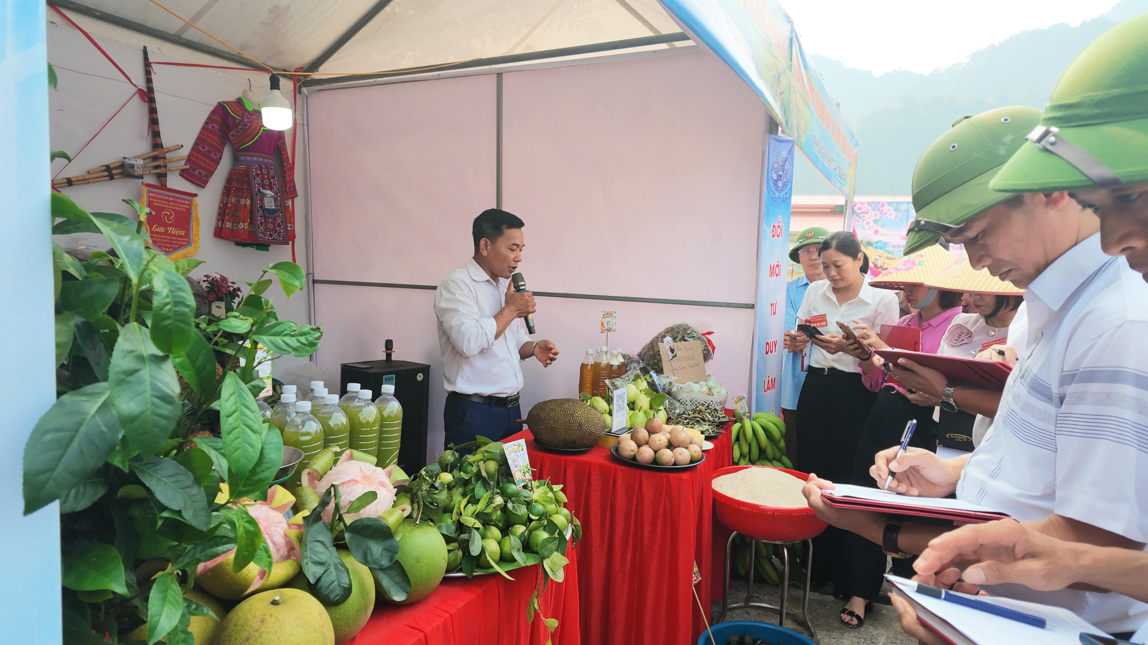 Gian h&agrave;ng 6.JPG