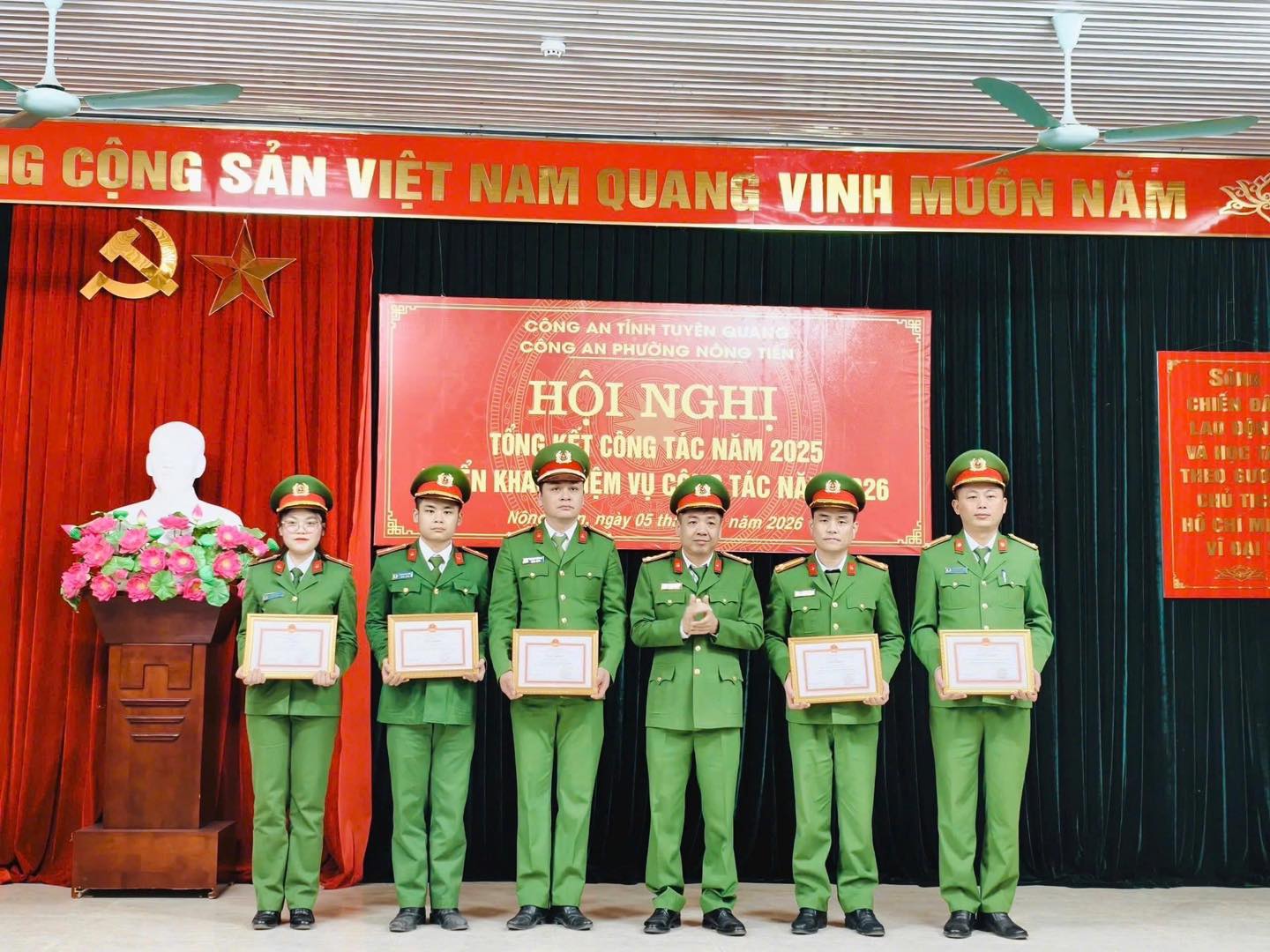 THI ĐUA LẬP THÀNH TÍCH CHÀO MỪNG ĐẠI HỘI ĐẠI BIỂU TOÀN QUỐC