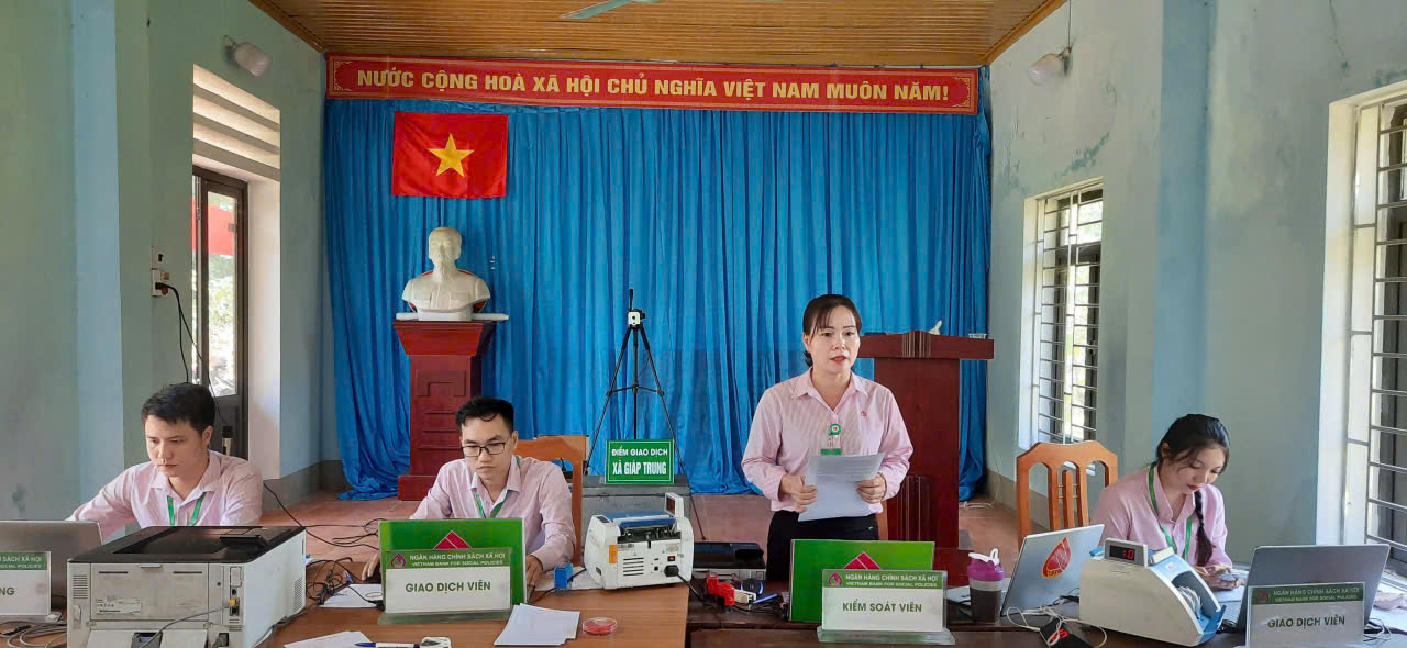                           Phiên họp Ban đại diện Hội đồng quản trị Ngân hàng CSXH xã Giáp Trung quý III năm 2026