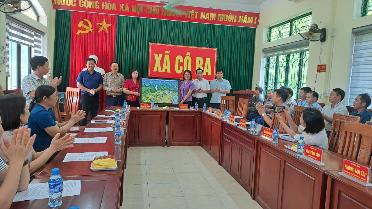Xã Thuận Hòa tham quan, học tập kinh nghiệm phát triển mô hình trồng dâu nuôi tằm tại xã Cô Ba