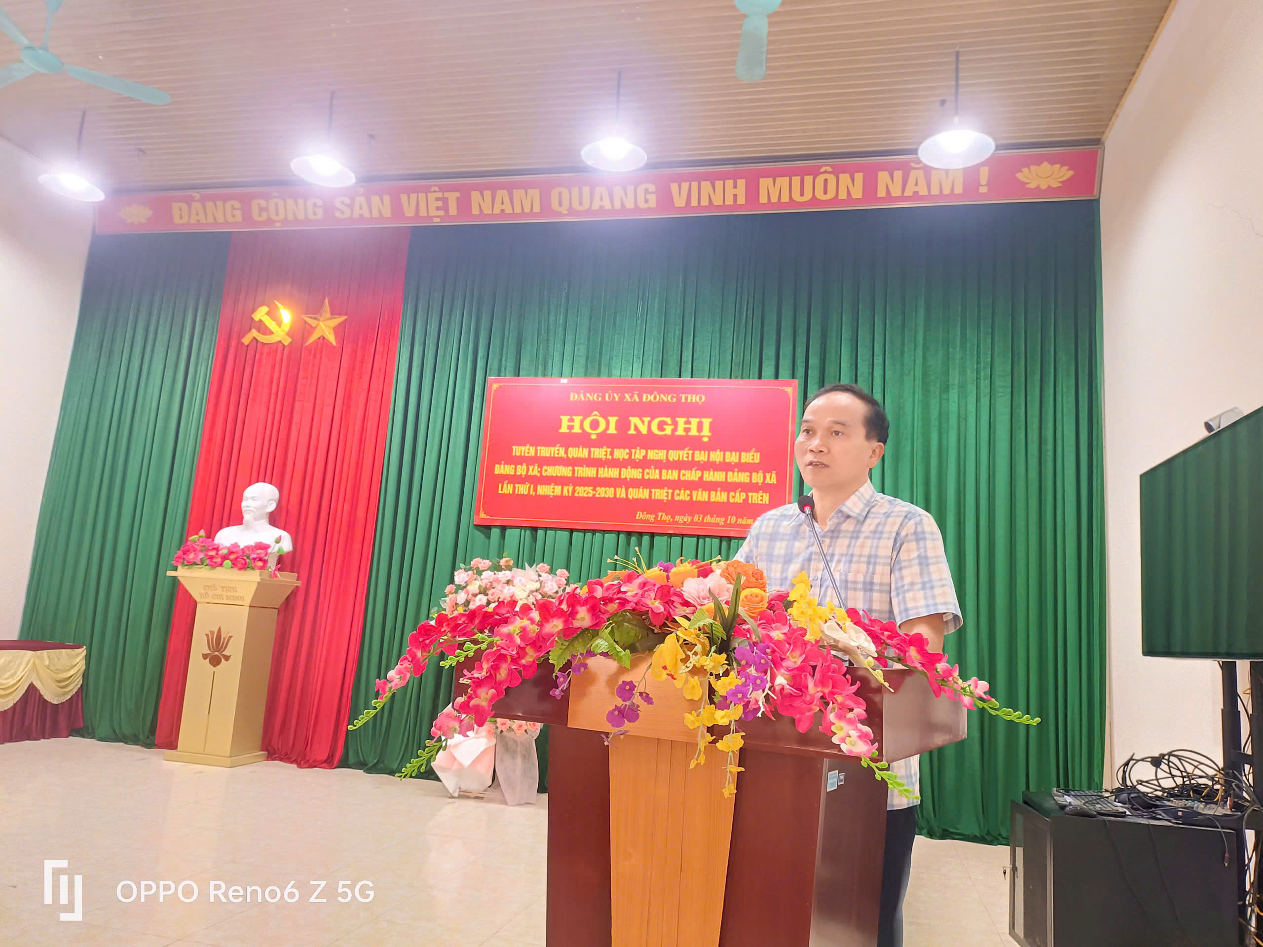 Đồng ch&iacute; Phạm Hữu T&acirc;n - B&iacute; thư Đảng uỷ ph&aacute;t biểu tại hội nghị