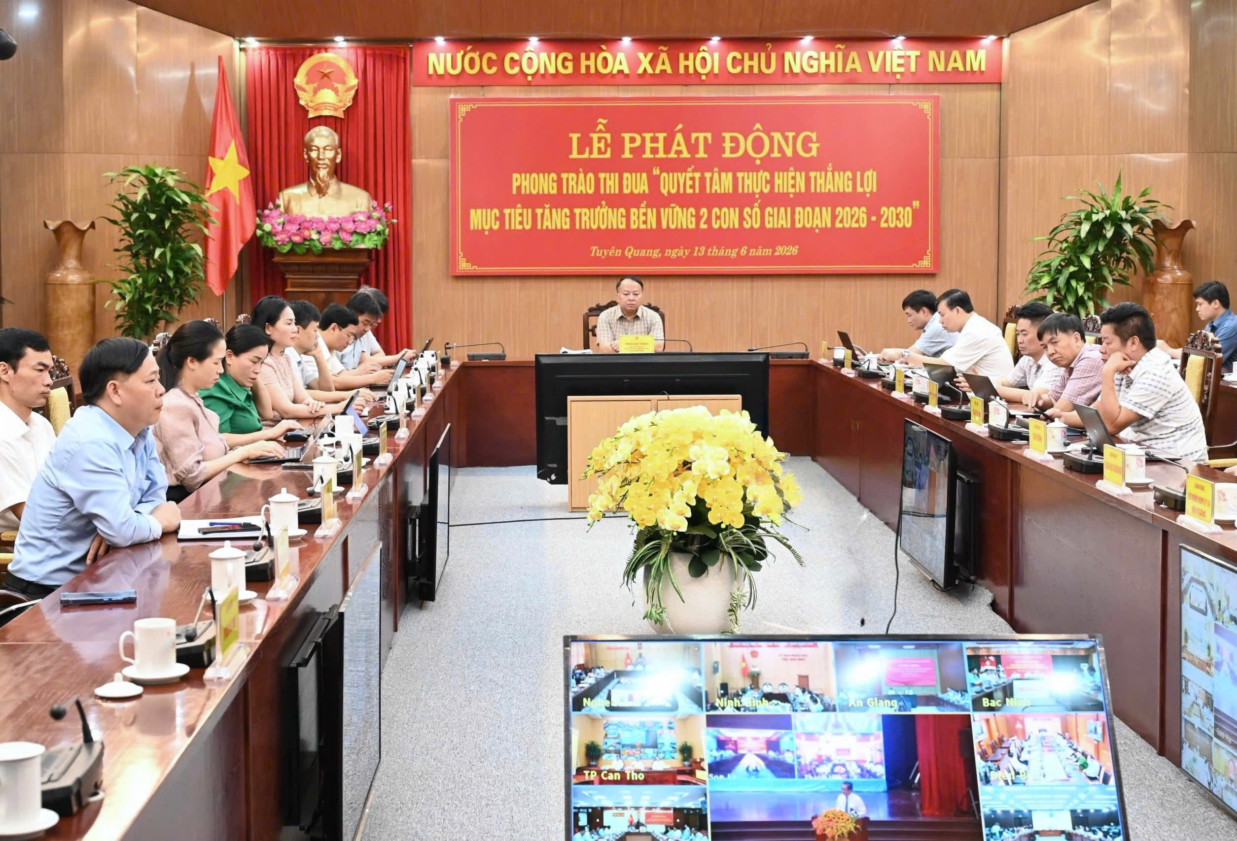 Thủ tướng Lê Minh Hưng phát động thi đua tăng trưởng bền vững 2 con số