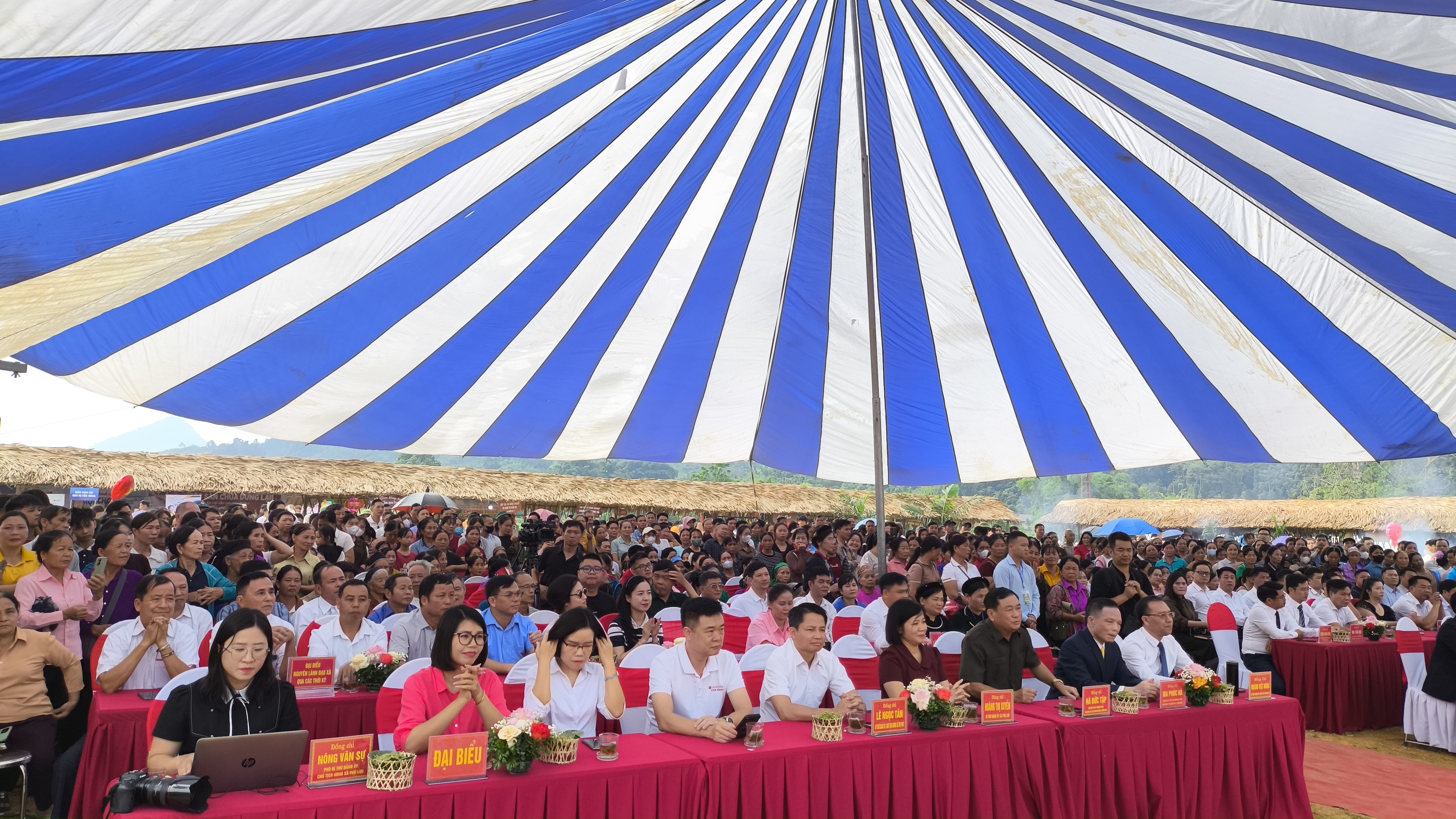 XÃ TRUNG HÀ TỔ CHỨC THÀNH CÔNG LỄ HỘI CỐM NĂM 2026 – LAN TỎA NÉT ĐẸP VĂN HÓA TRUYỀN THỐNG, QUẢNG BÁ DU LỊCH ĐỊA PHƯƠNG