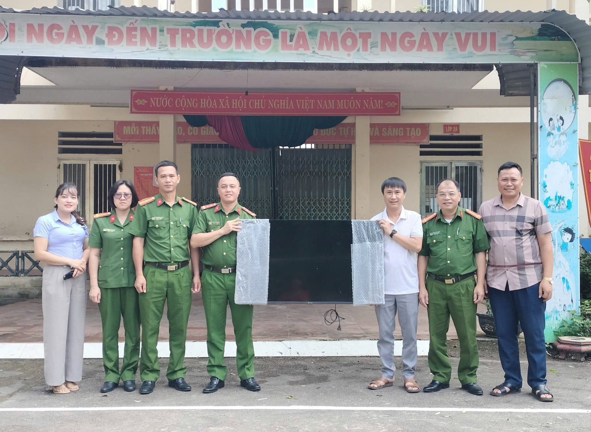 CHUNG TAY VÌ HỌC SINH VÙNG CAO - LAN TỎA NHỮNG TẤM LÒNG NHÂN ÁI 
