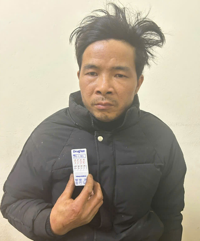 CÔNG AN XÃ NGỌC LONG BẮT GIỮ ĐỐI TƯỢNG TÀNG TRỮ TRÁI PHÉP CHẤT MA TÚY