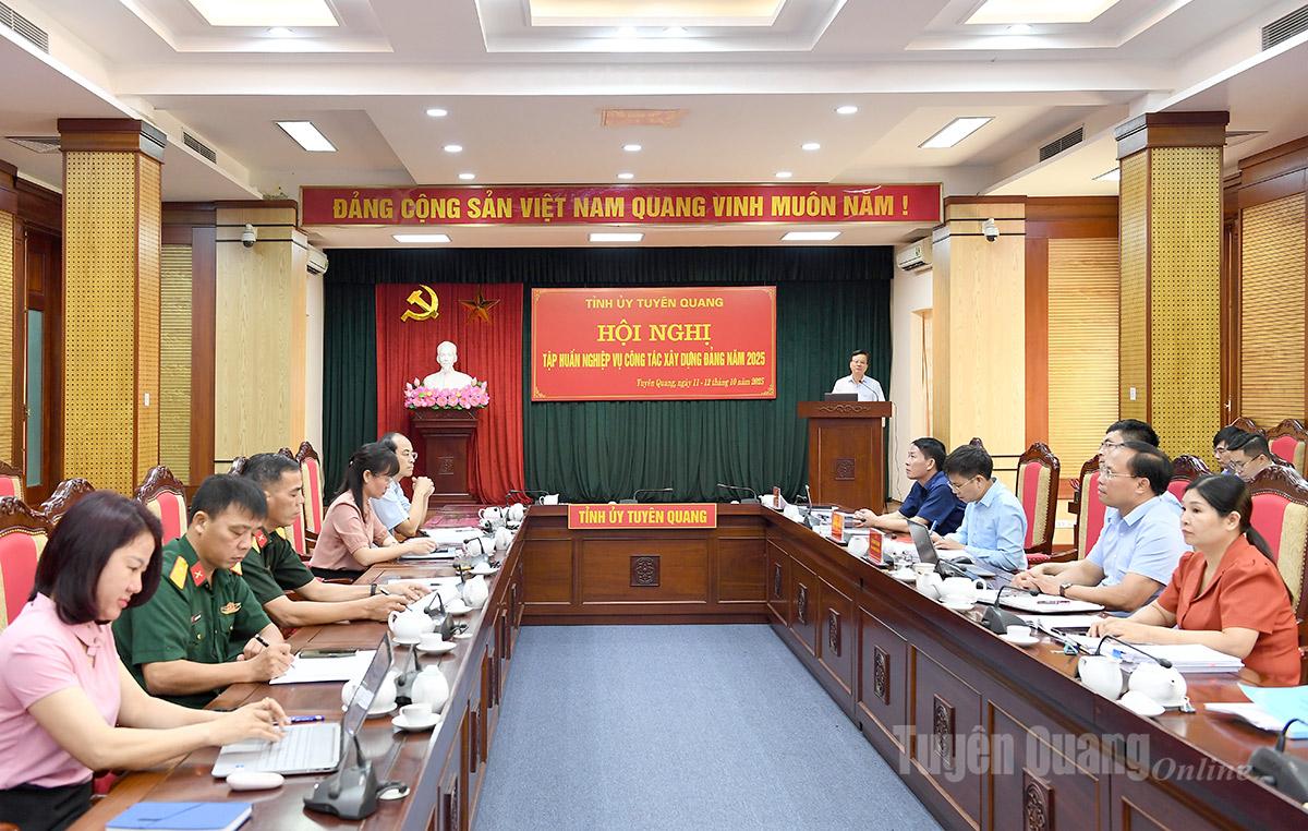 Nâng cao năng lực chuyên môn, nghiệp vụ về công tác tổ chức xây dựng Đảng