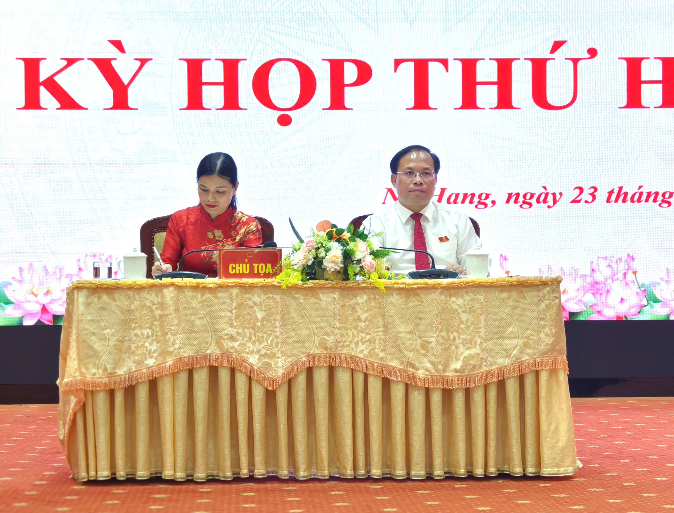 Kỳ họp thứ hai HĐND xã Nà Hang khóa II, nhiệm kỳ 2026 - 2031
