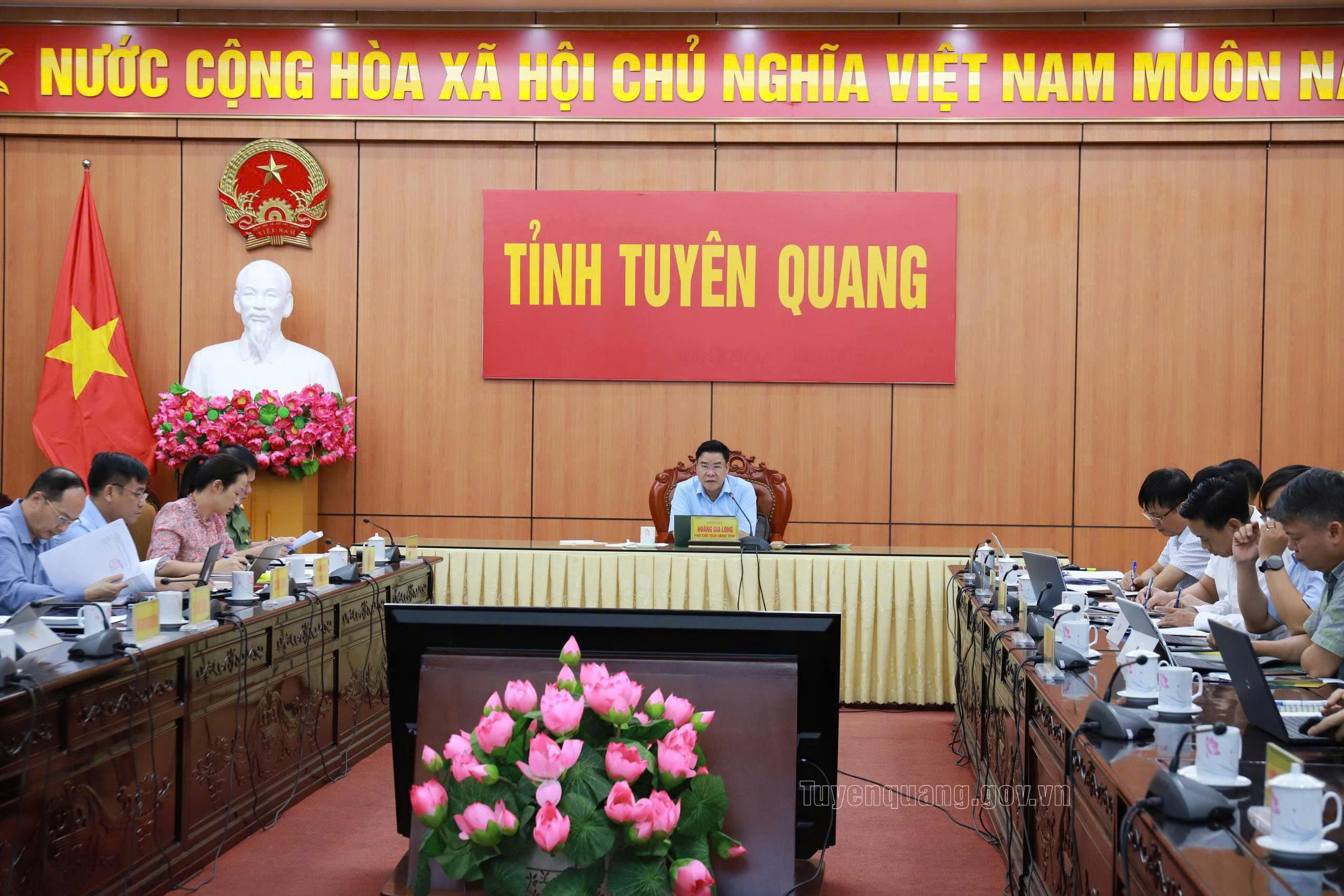 UBND tỉnh họp với Ban Quản lý dự án Đầu tư xây dựng công trình tỉnh về Dự án cao tốc Tuyên Quang - Hà Giang